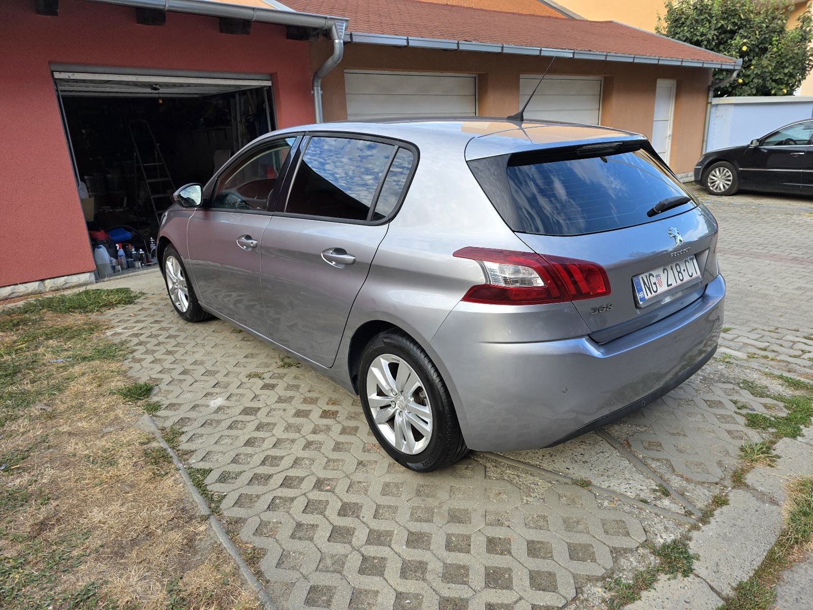 Peugeot 308 1,6 e-HDi, fotografija 6
