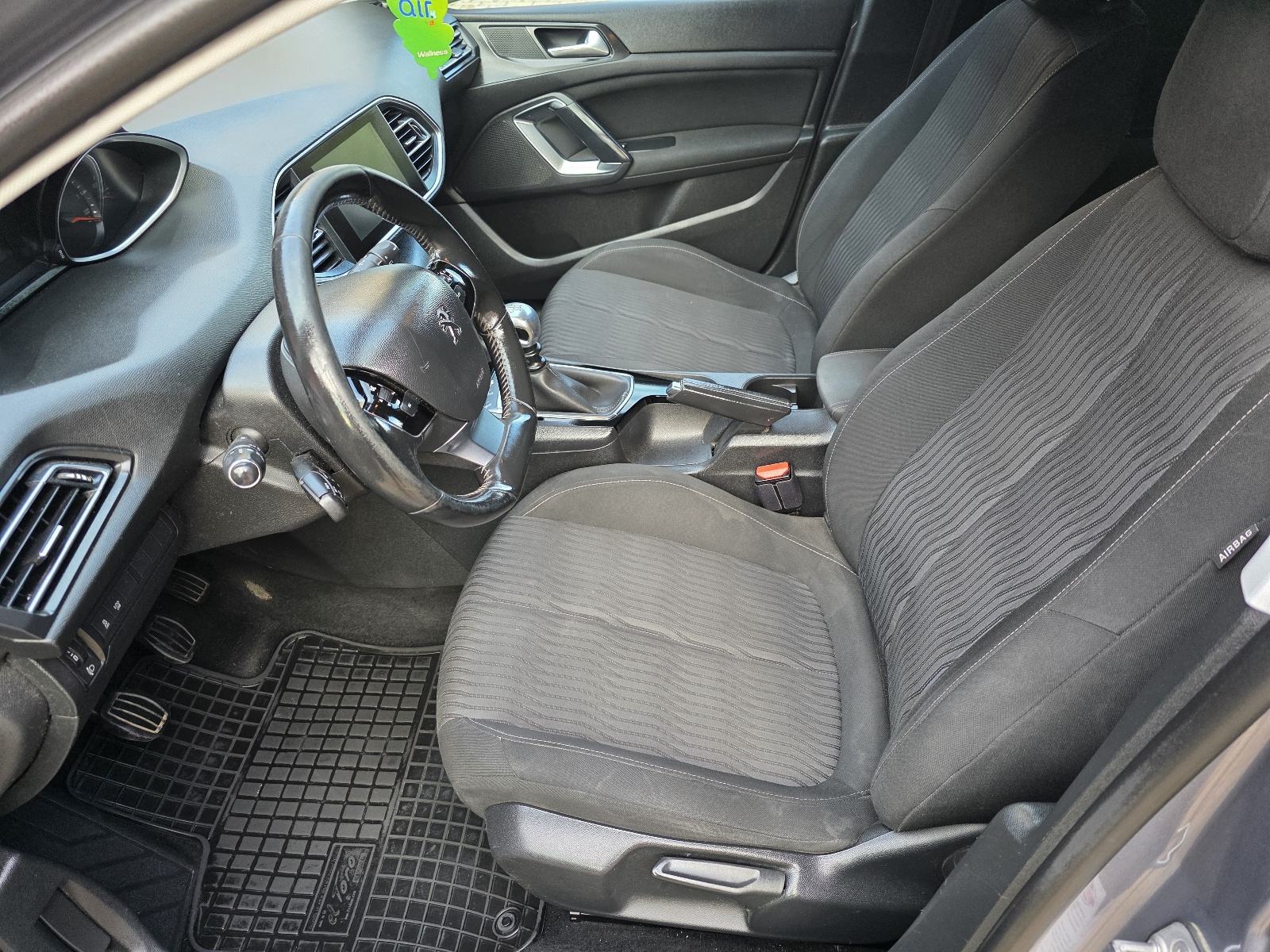 Peugeot 308 1,6 e-HDi, fotografija 16