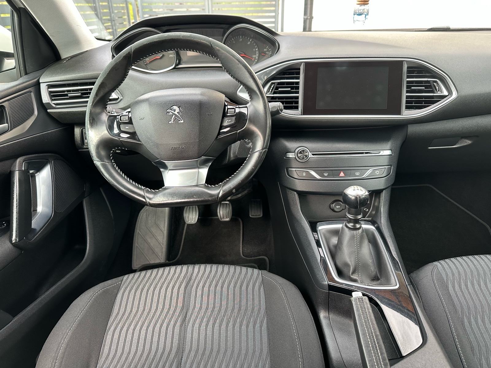PEUGEOT 308 1.6 HDI 120ks - REG 11/2026 - ODLIČAN, fotografija 13