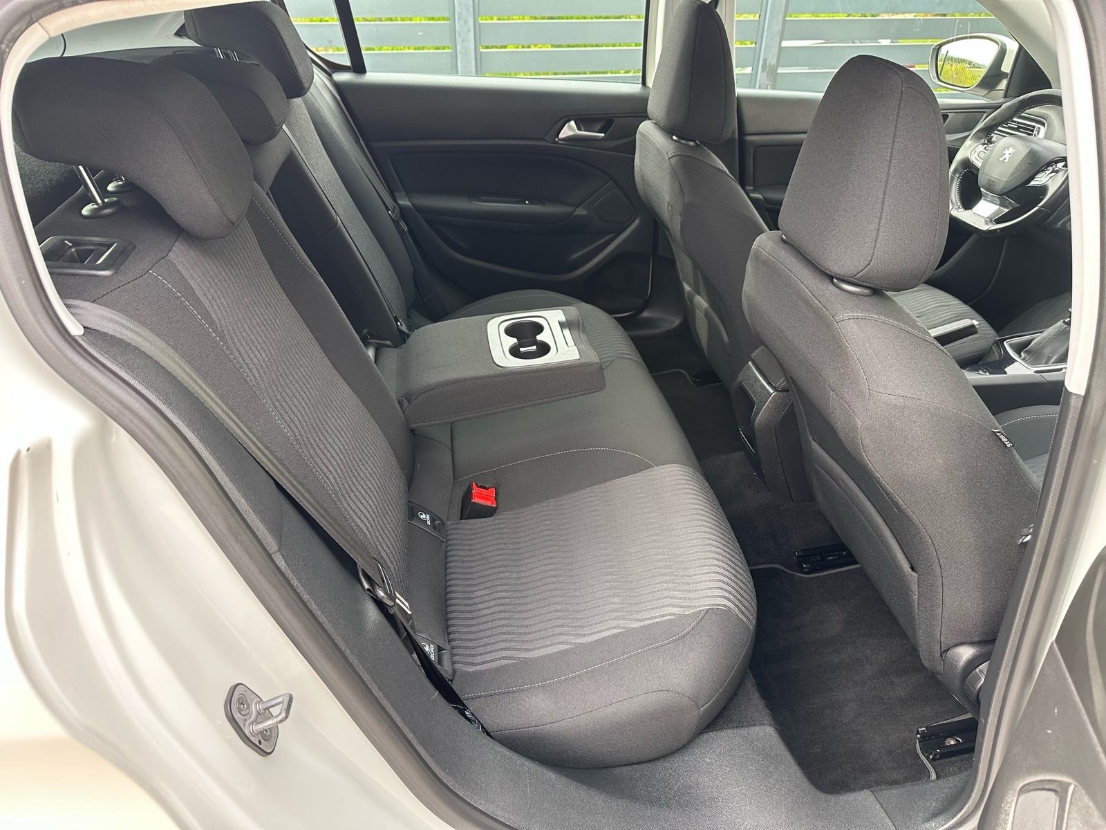 PEUGEOT 308 1.6 HDI 120ks - REG 11/2026 - ODLIČAN, fotografija 11