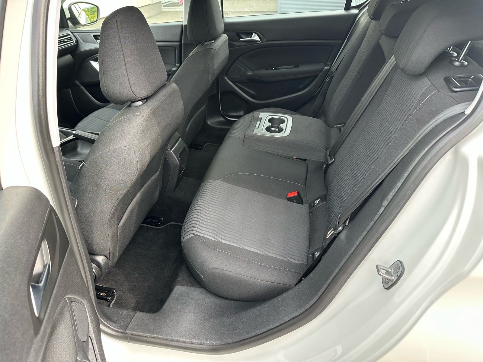 PEUGEOT 308 1.6 HDI 120ks - REG 11/2026 - ODLIČAN, fotografija 12