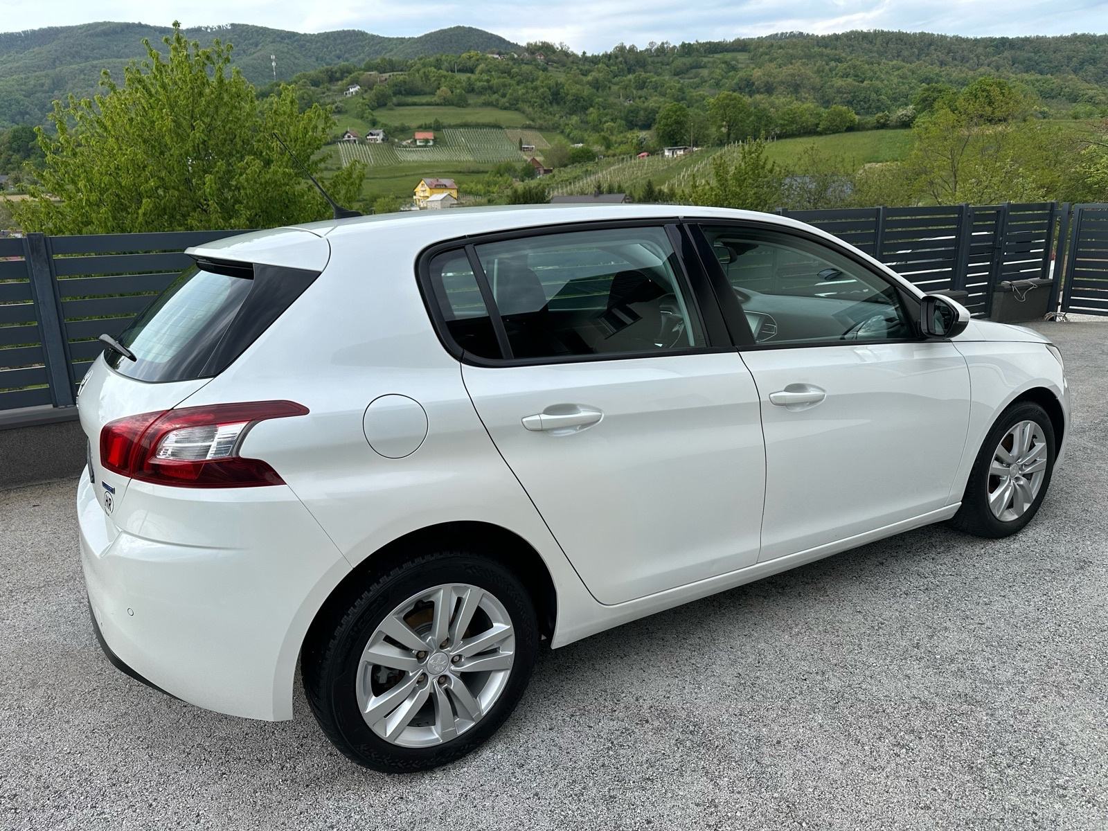 PEUGEOT 308 1.6 HDI 120ks - REG 11/2026 - ODLIČAN, fotografija 4