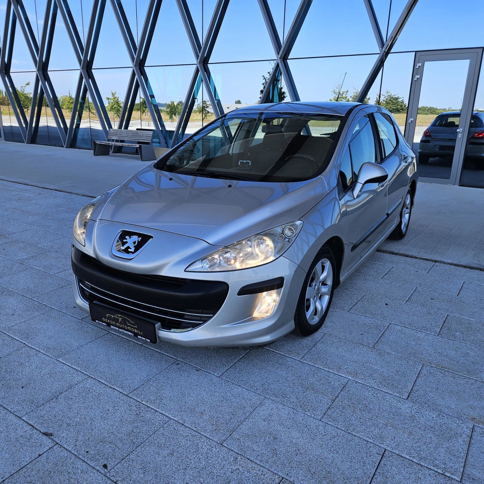 Peugeot 308 1,6 HDi 2008 80 KW 6 BRZINA, pogled izvana - slika 1