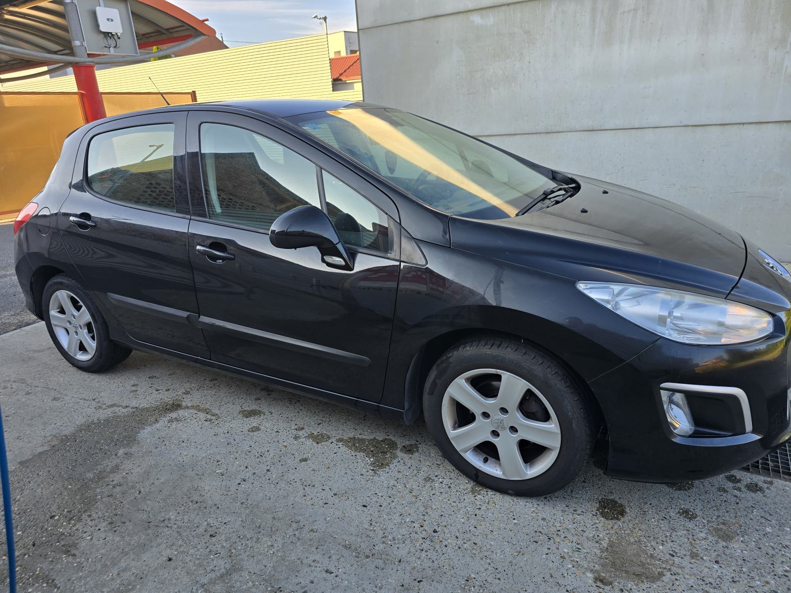 Peugeot 308 1,6 HDi 2013g.reg.do 1/2027g, pogled izvana - slika 1