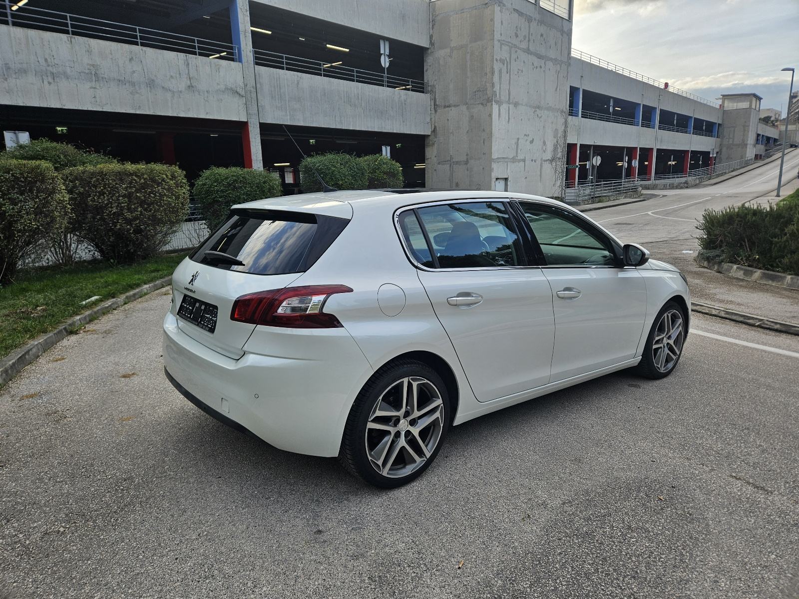 Peugeot 308 1,6 HDi,GT LINE paketom opreme, fotografija 8