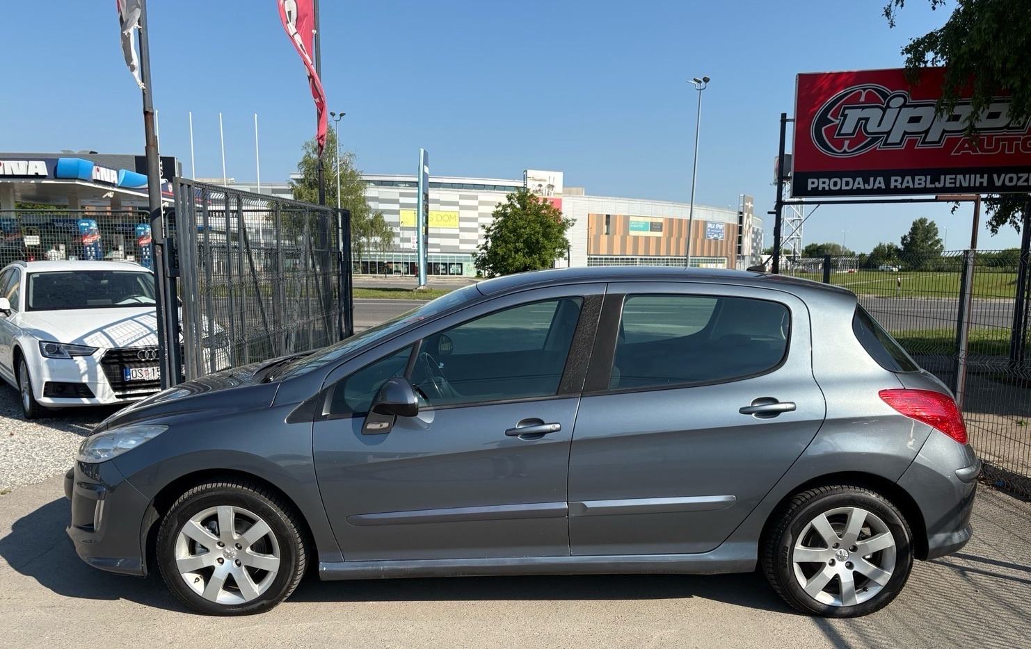 Peugeot 308 1,6 HDi KLIMA - ALU - VELIKI SERVIS - AUTOKREDIT, fotografija 3