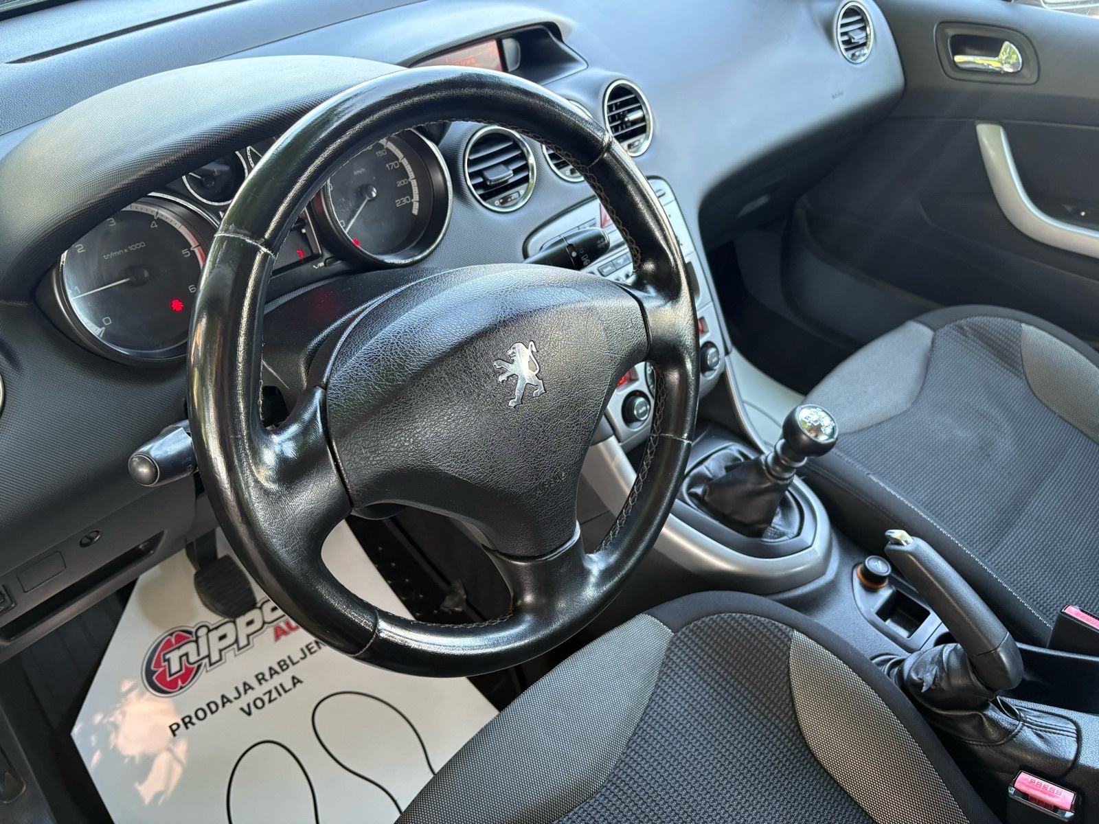 Peugeot 308 1,6 HDi KLIMA - ALU - VELIKI SERVIS - AUTOKREDIT, fotografija 9