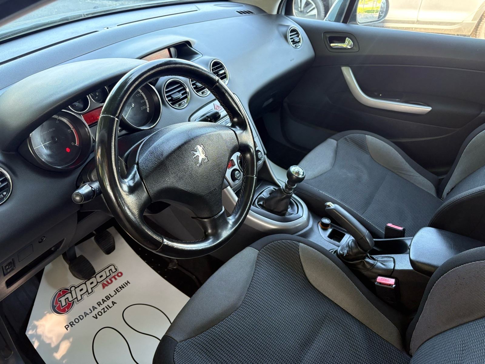 Peugeot 308 1,6 HDi KLIMA - ALU - VELIKI SERVIS - AUTOKREDIT, fotografija 10
