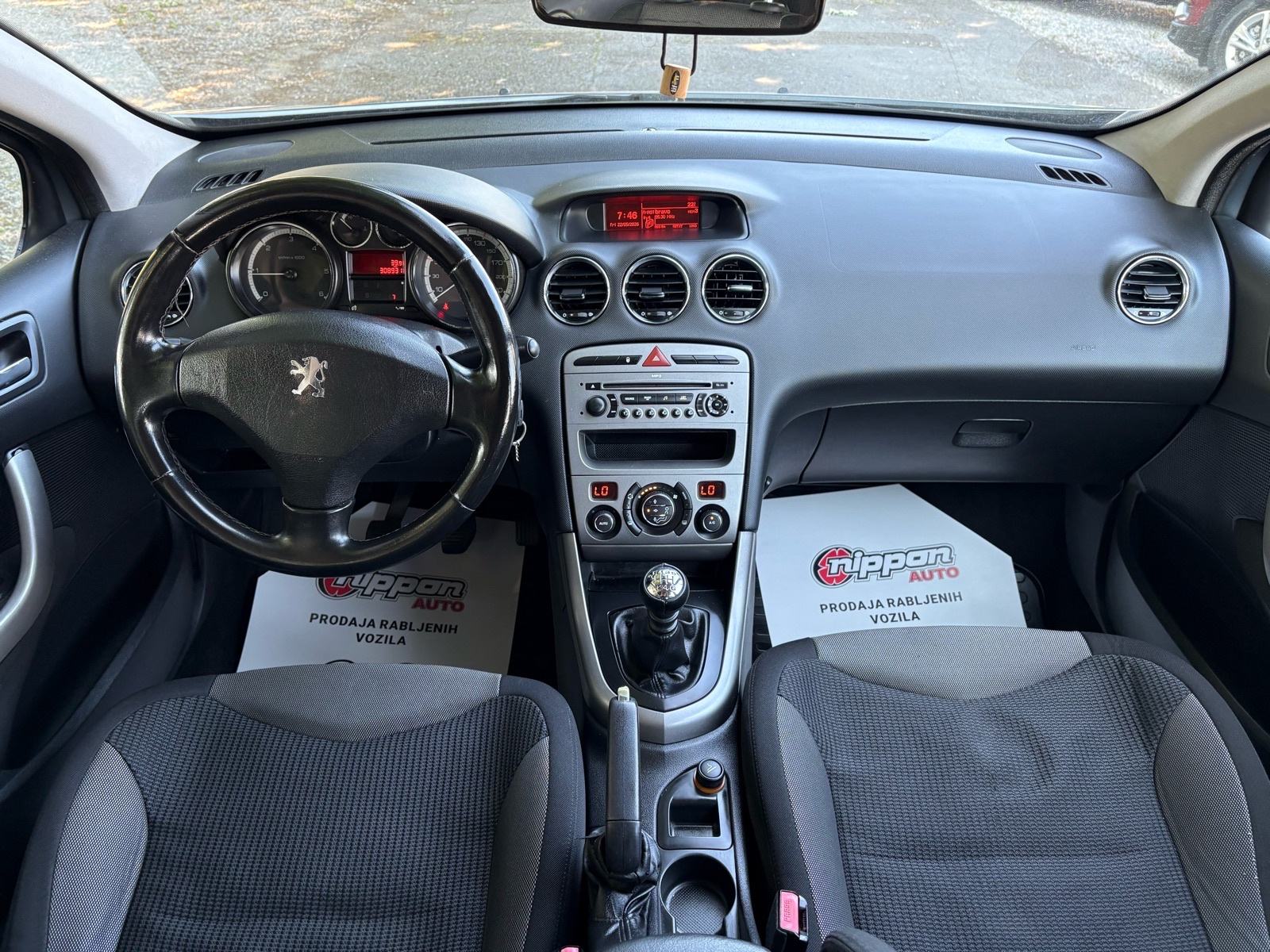 Peugeot 308 1,6 HDi KLIMA - ALU - VELIKI SERVIS - AUTOKREDIT, fotografija 12