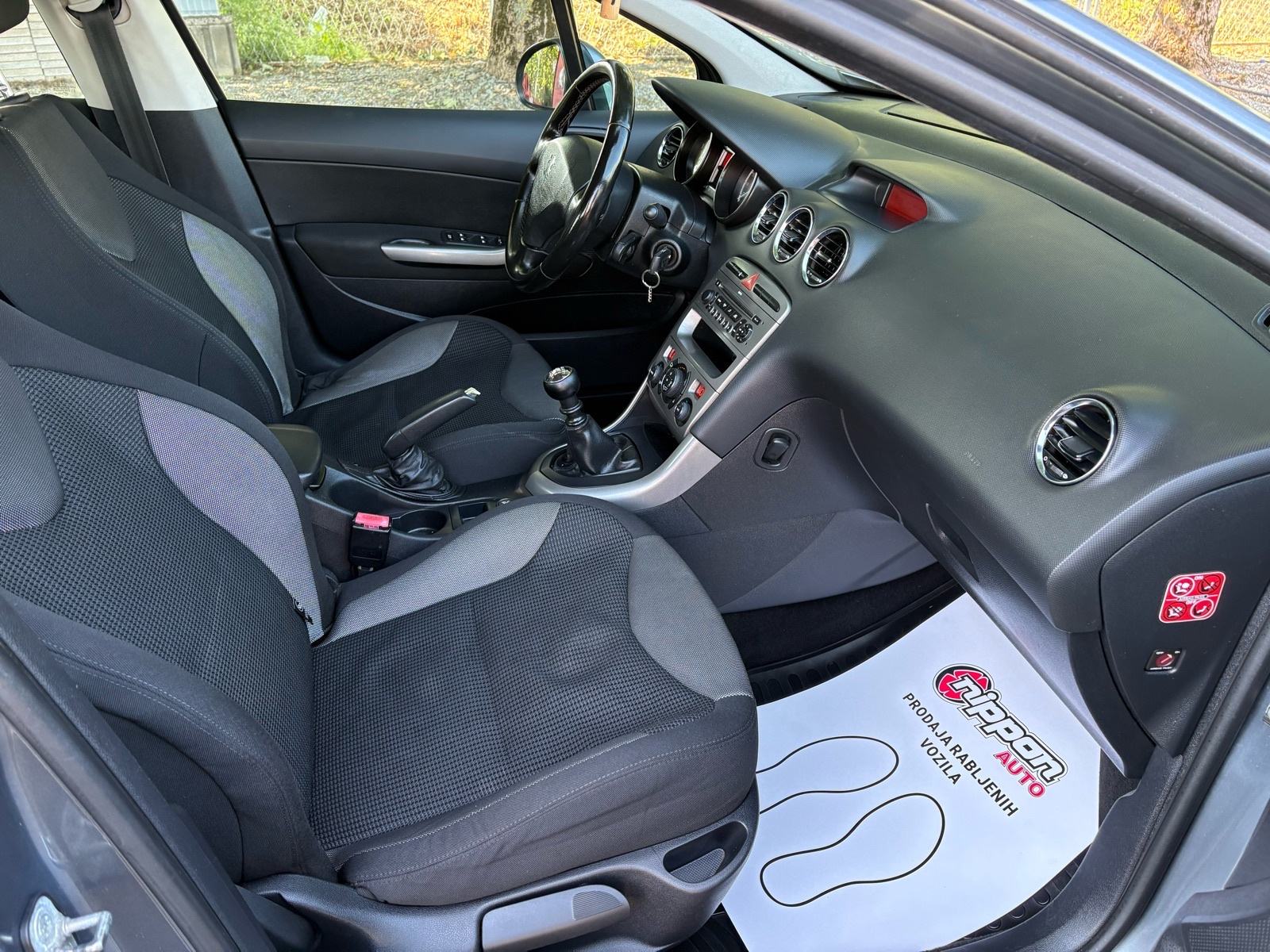 Peugeot 308 1,6 HDi KLIMA - ALU - VELIKI SERVIS - AUTOKREDIT, fotografija 19