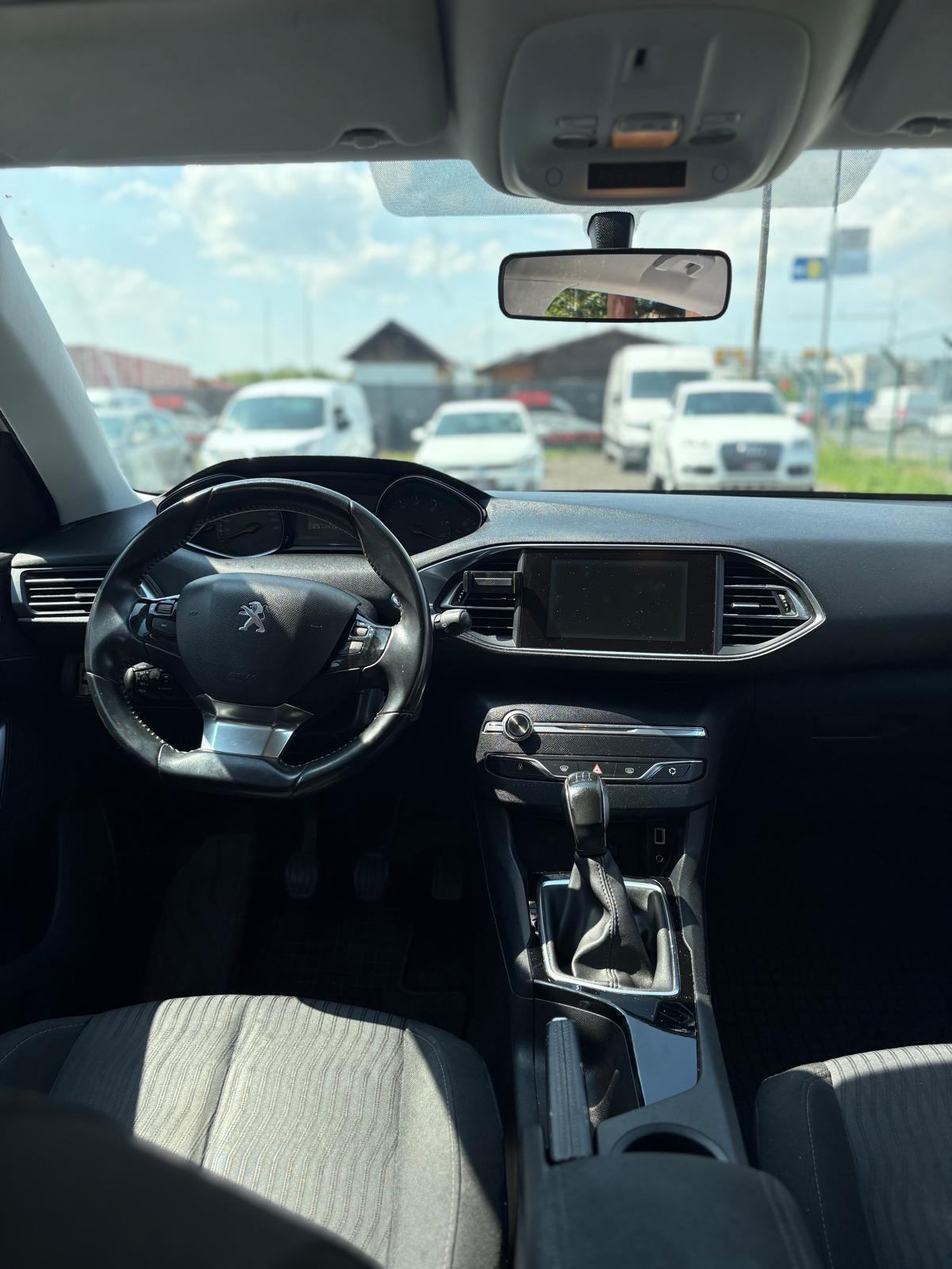 Peugeot 308 1,6 HDi registriran, fotografija 12