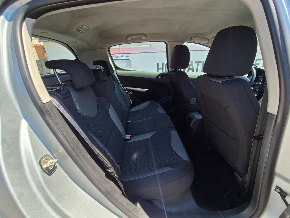 Peugeot 308 1,6 HDi,servisiran,sačuvan,odličan,reg 3/27, fotografija 13