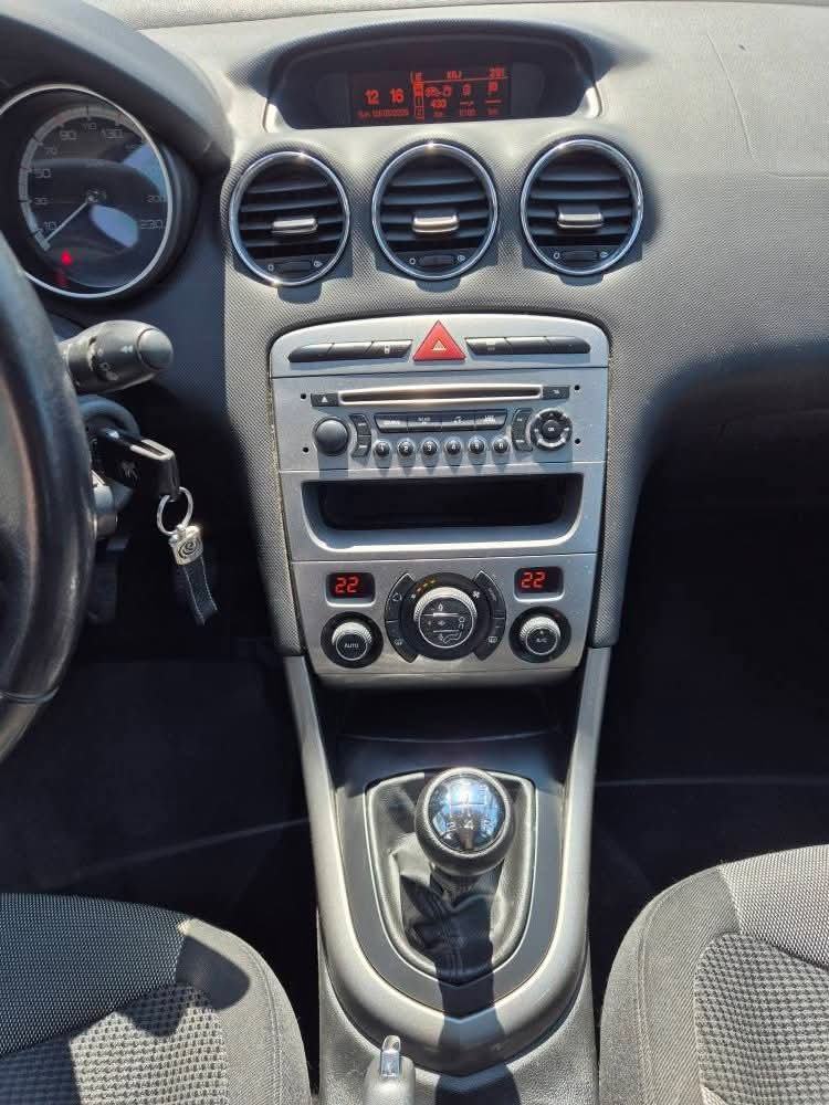 Peugeot 308 1,6 HDi,servisiran,sačuvan,odličan,reg 3/27, fotografija 10