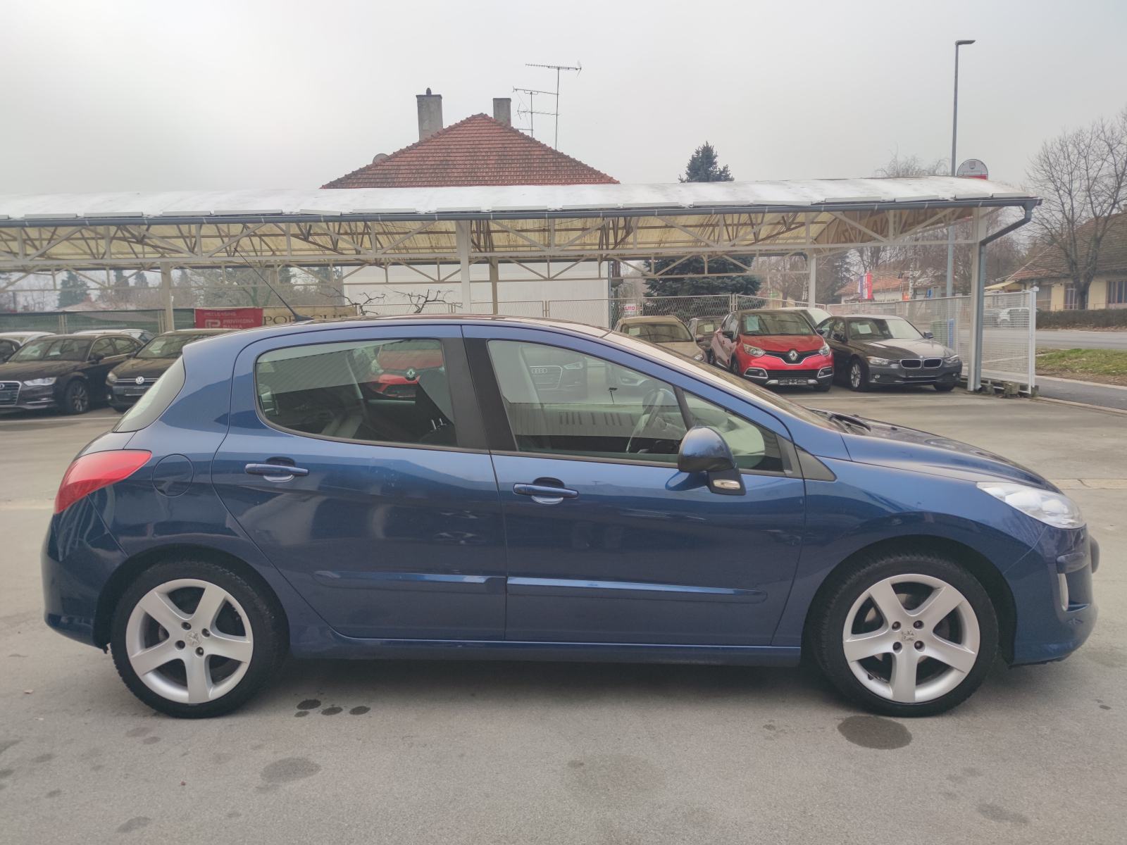 Peugeot 308 1,6 HDi PARKING SENZORI TEMPOMAT PANORAMA KROV PUTNI KOMP, fotografija 12