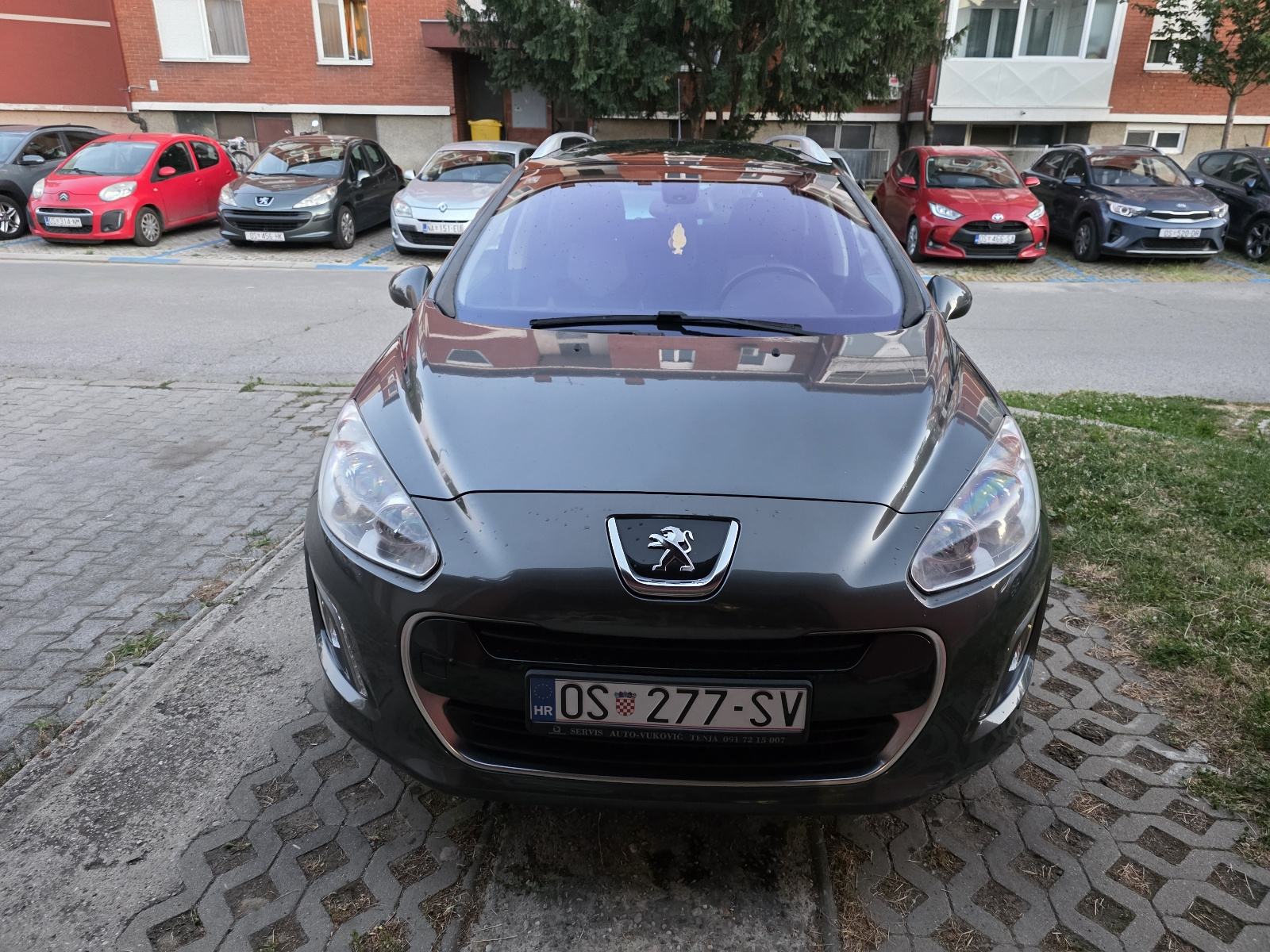 PEUGEOT 308SW 1,6 HDi,NAVI, BLUETOOTH,PARK.SENZORI,ODLIČAN - 3.450Eura, fotografija 9
