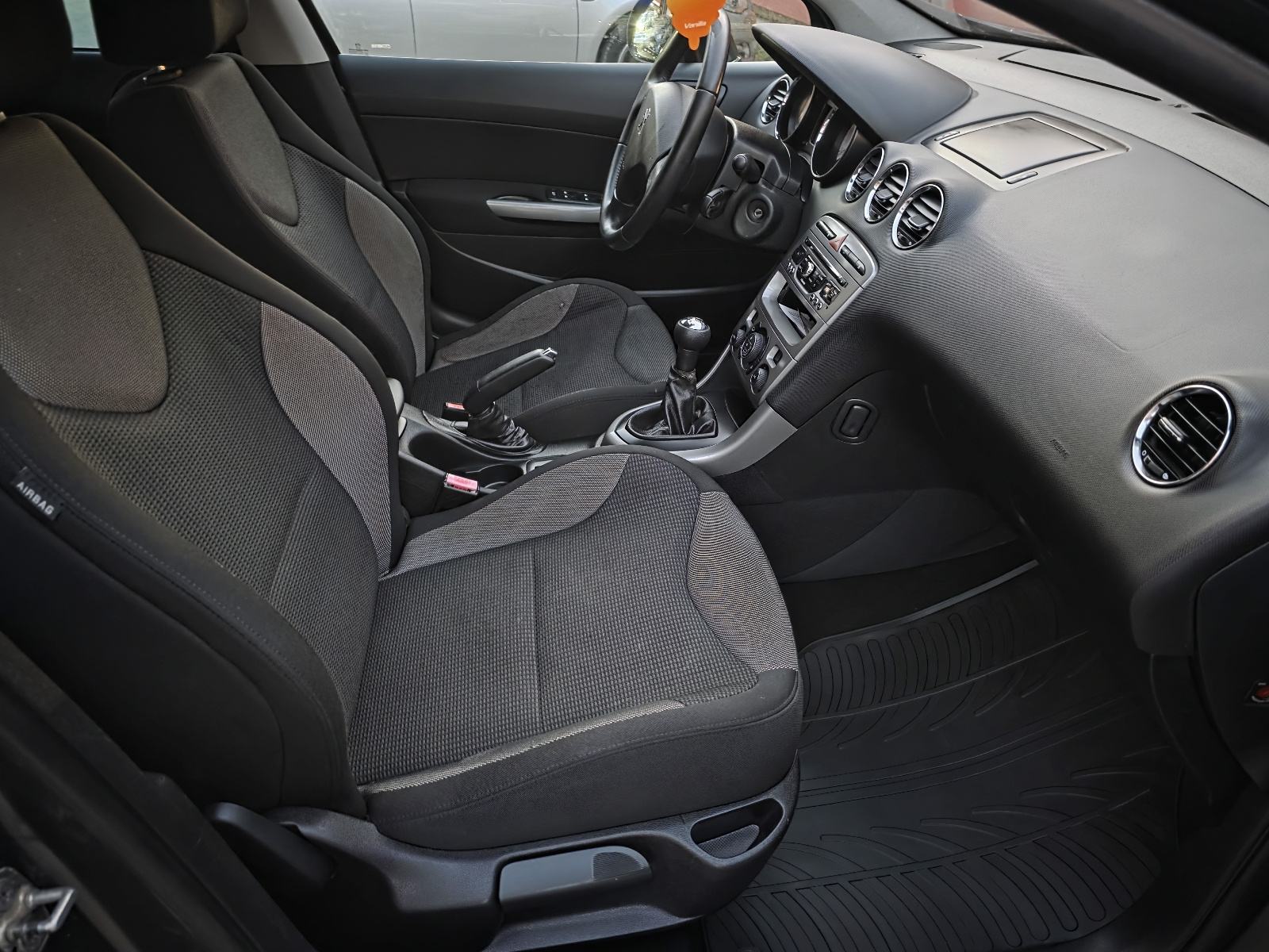 PEUGEOT 308SW 1,6 HDi,NAVI, BLUETOOTH,PARK.SENZORI,ODLIČAN - 3.450Eura, fotografija 18