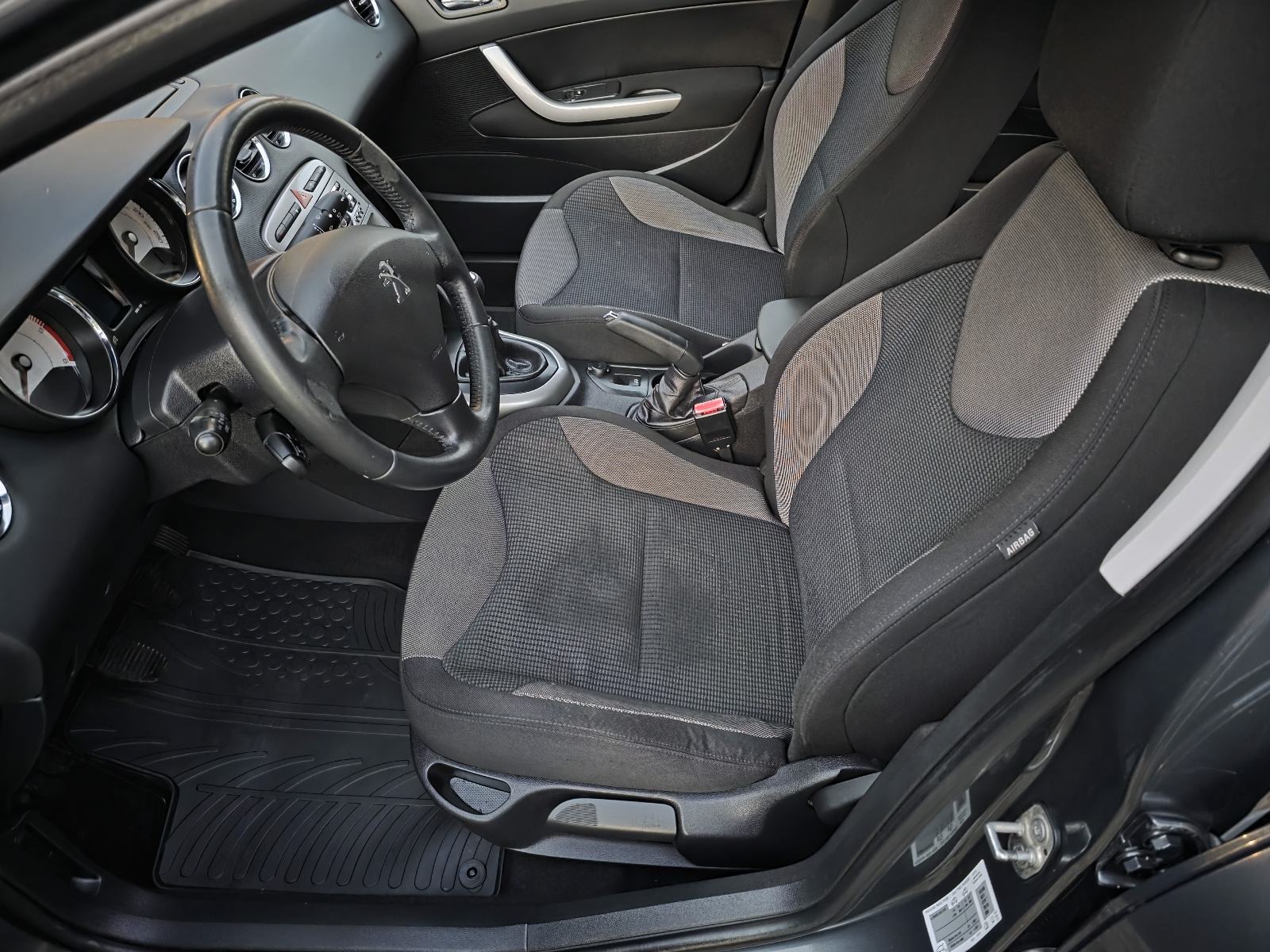 PEUGEOT 308SW 1,6 HDi,NAVI, BLUETOOTH,PARK.SENZORI,ODLIČAN - 3.450Eura, fotografija 17