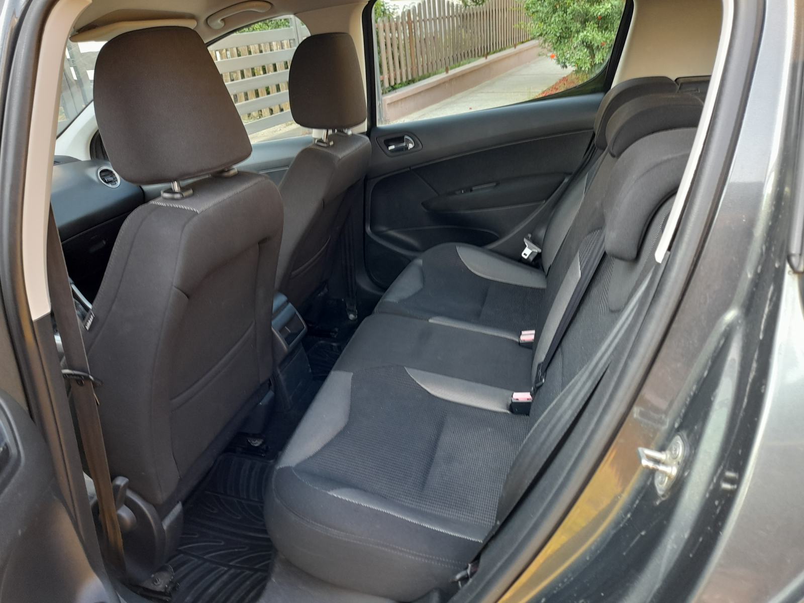 Peugeot 308 1,6 HDi, fotografija 5