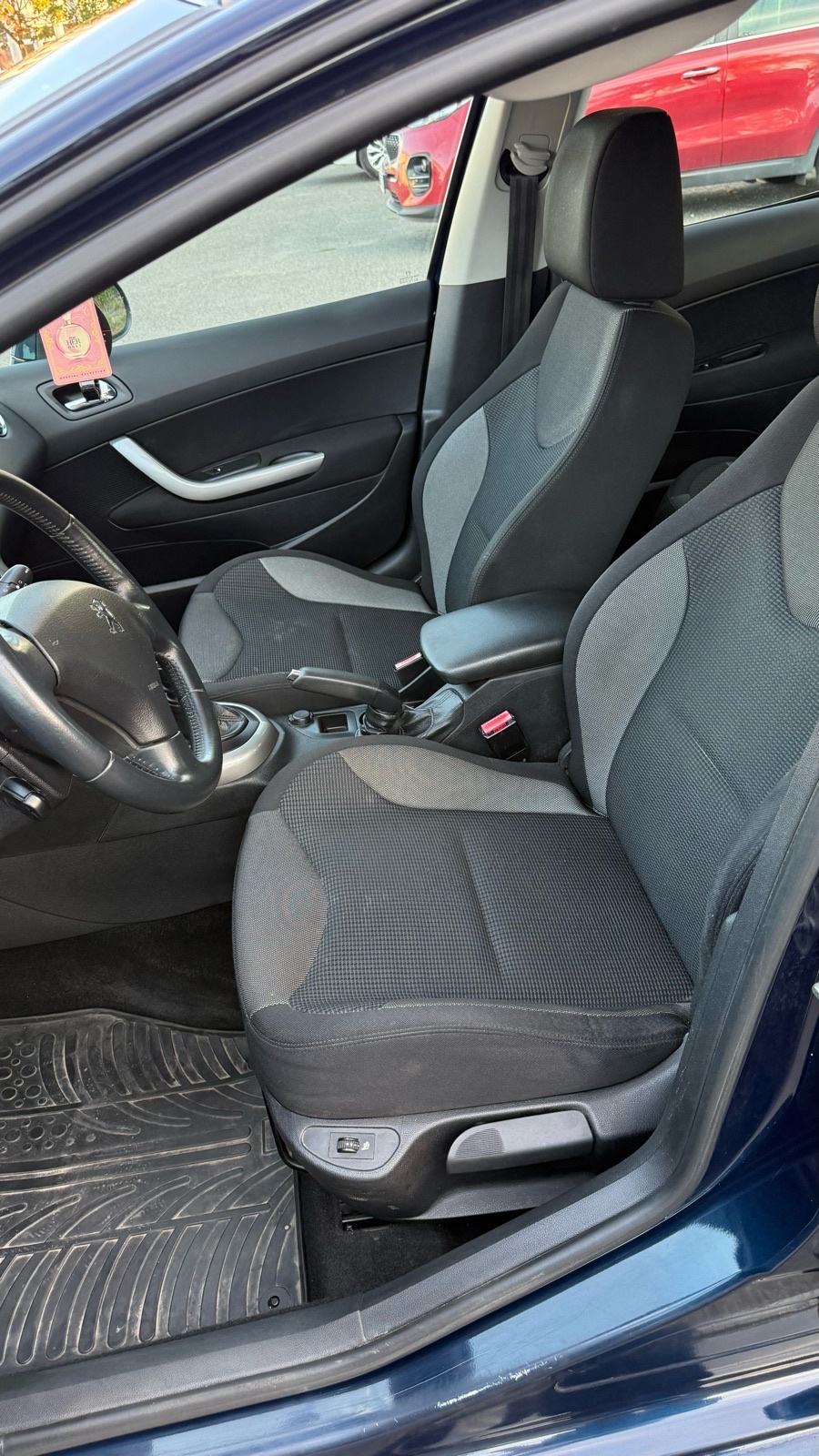 Peugeot 308 1,6 HDi, fotografija 9