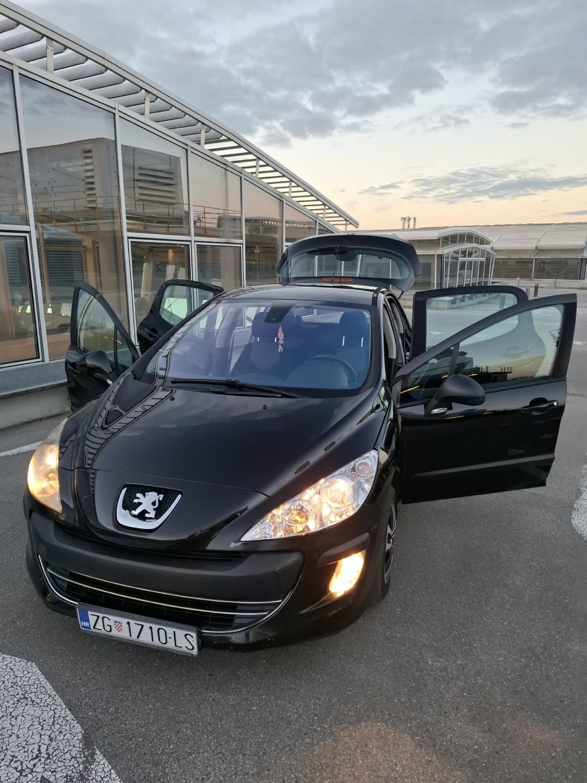 Peugeot 308 1,6 HDi, fotografija 4