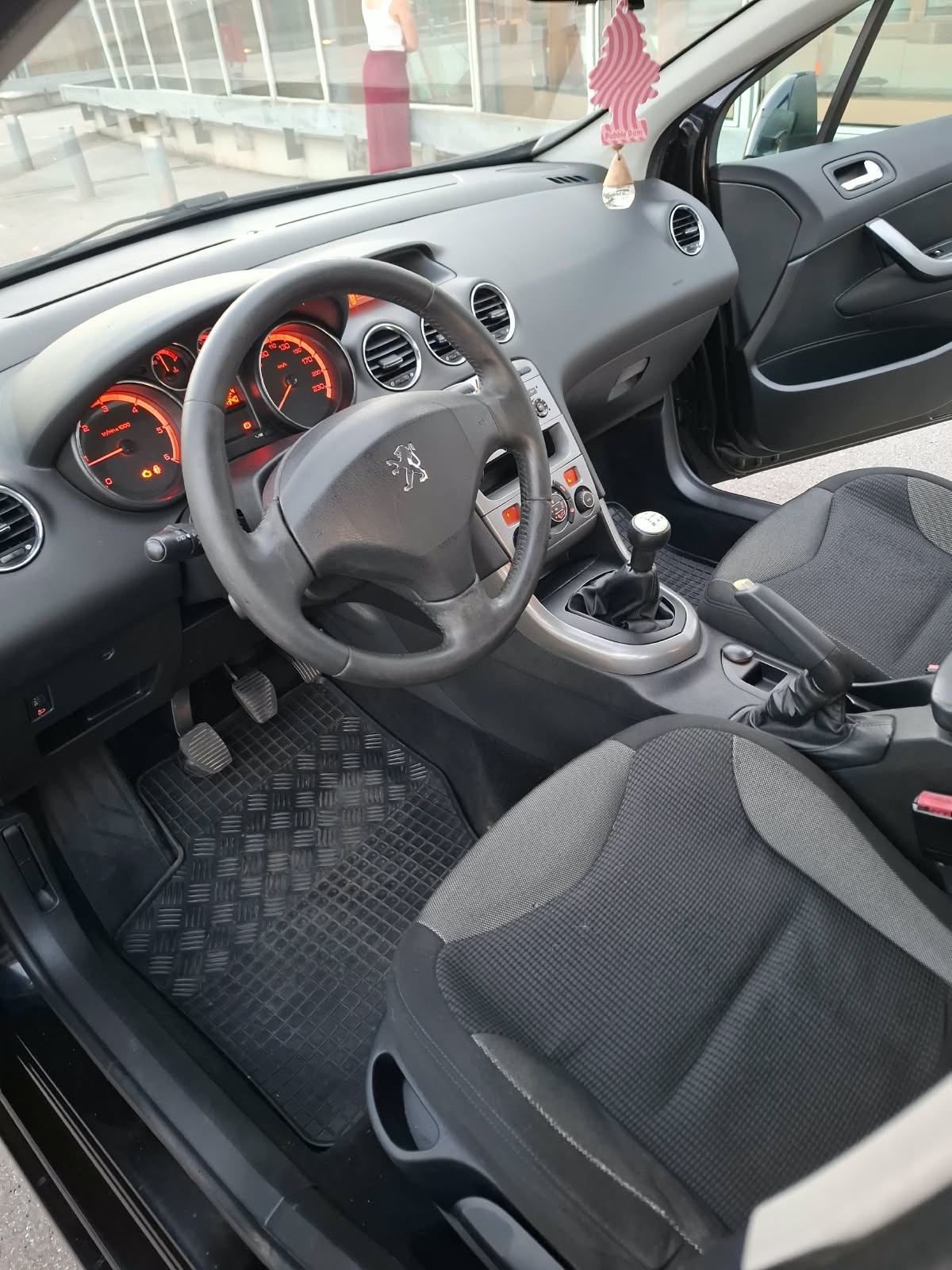 Peugeot 308 1,6 HDi, fotografija 9
