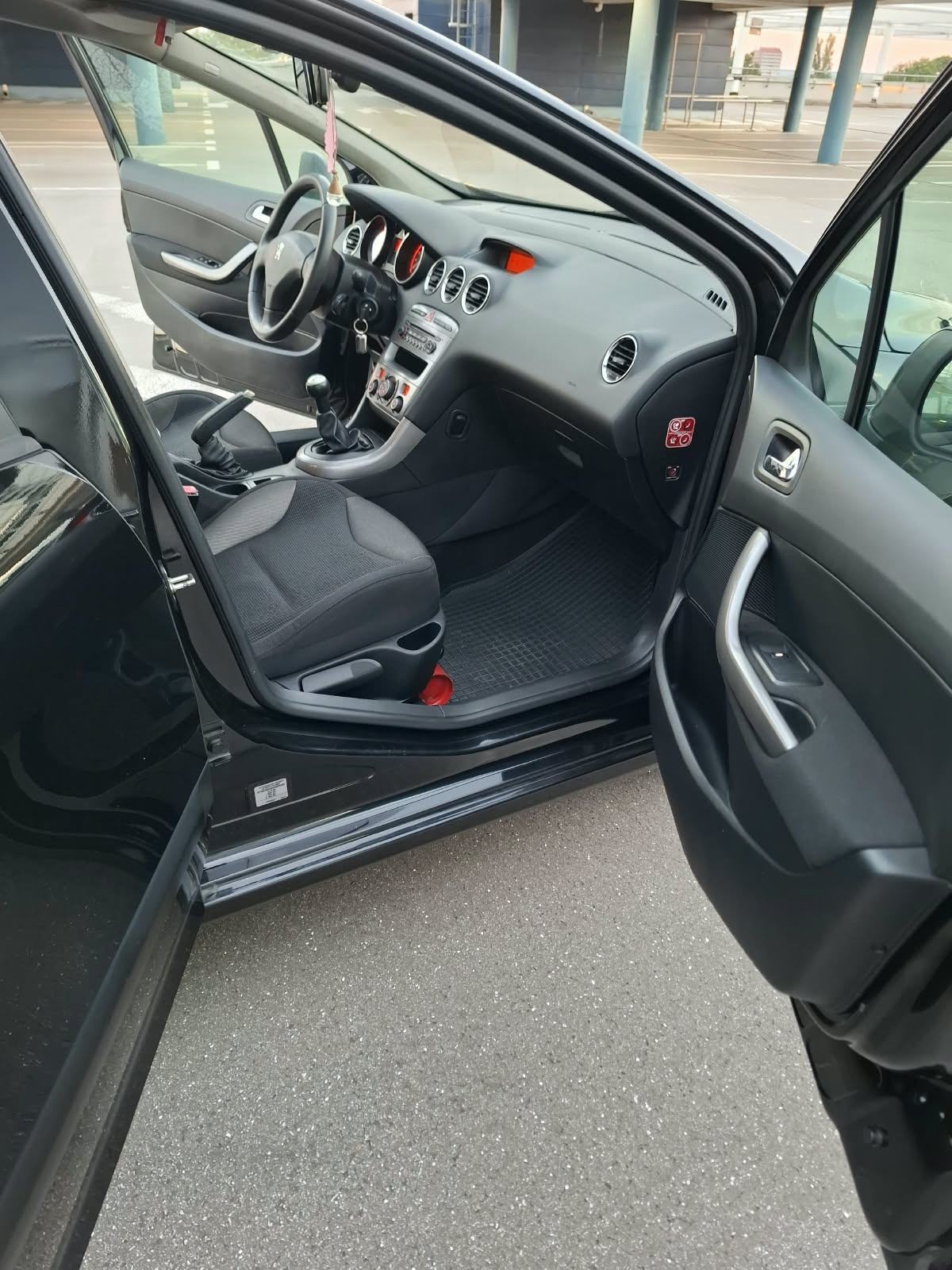 Peugeot 308 1,6 HDi, fotografija 8
