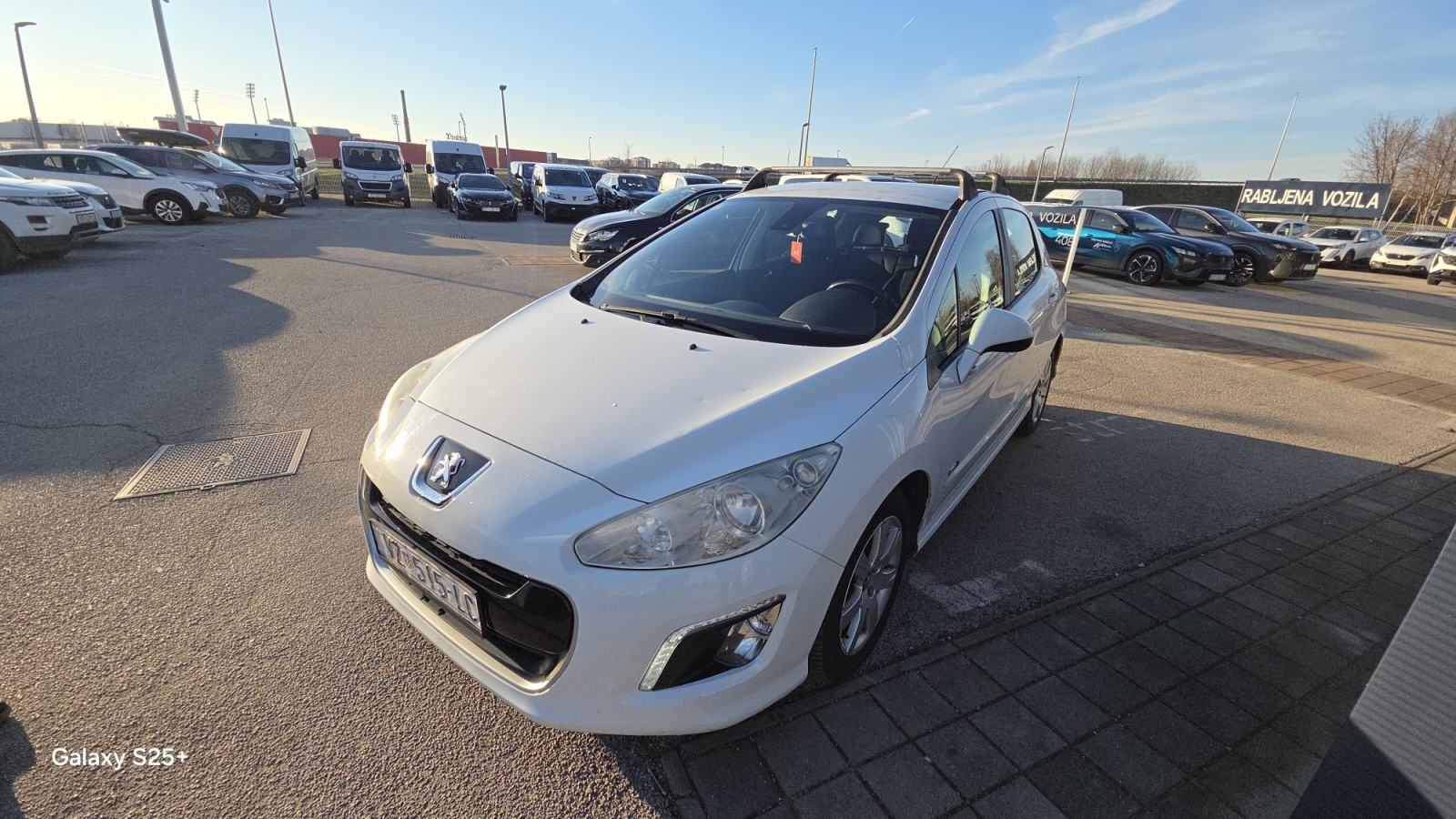 Peugeot 308 1,6 HDi Sportium *USLUŽNA PRODAJA*, fotografija 3