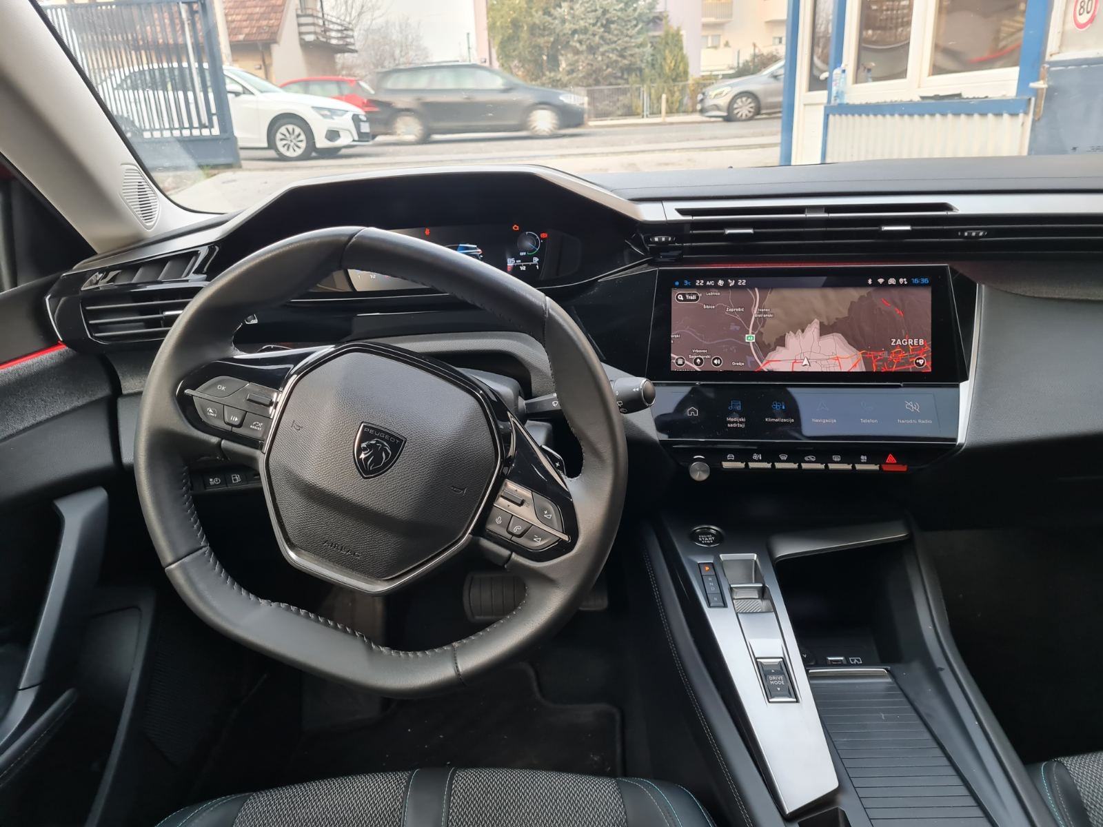 Peugeot 308 HYBRID 1.6 ALLURE AUTOMATSKI MJENJAČ NIJE UVOZ 1.REG. U RH, fotografija 11