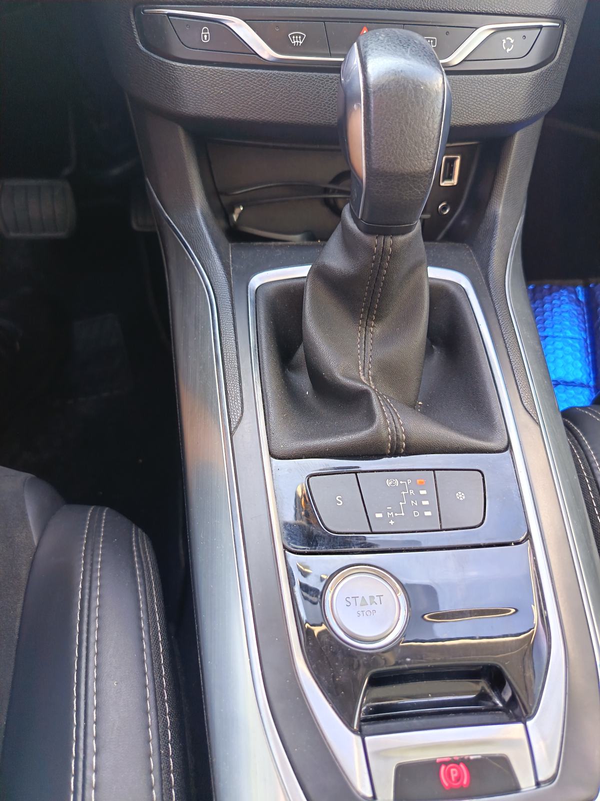 Peugeot 308 2,0 BlueHDi, fotografija 6