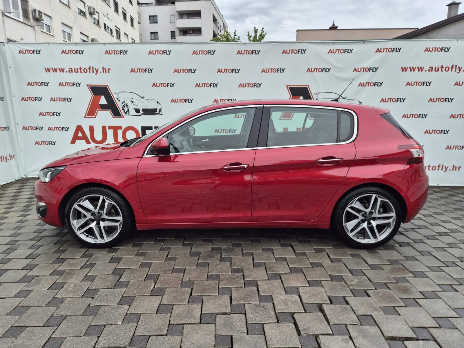 Peugeot 308 2.0 HDI Allure, Kamera, Navigacija, Bixenon, 18"alu, fotografija 4