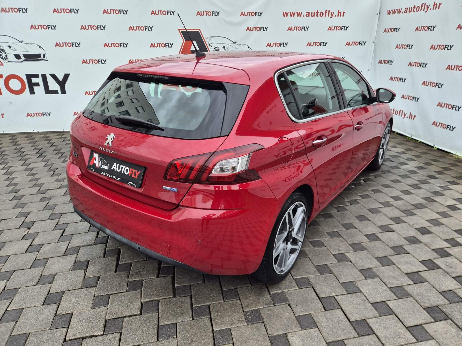 Peugeot 308 2.0 HDI Allure, Kamera, Navigacija, Bixenon, 18"alu, fotografija 8