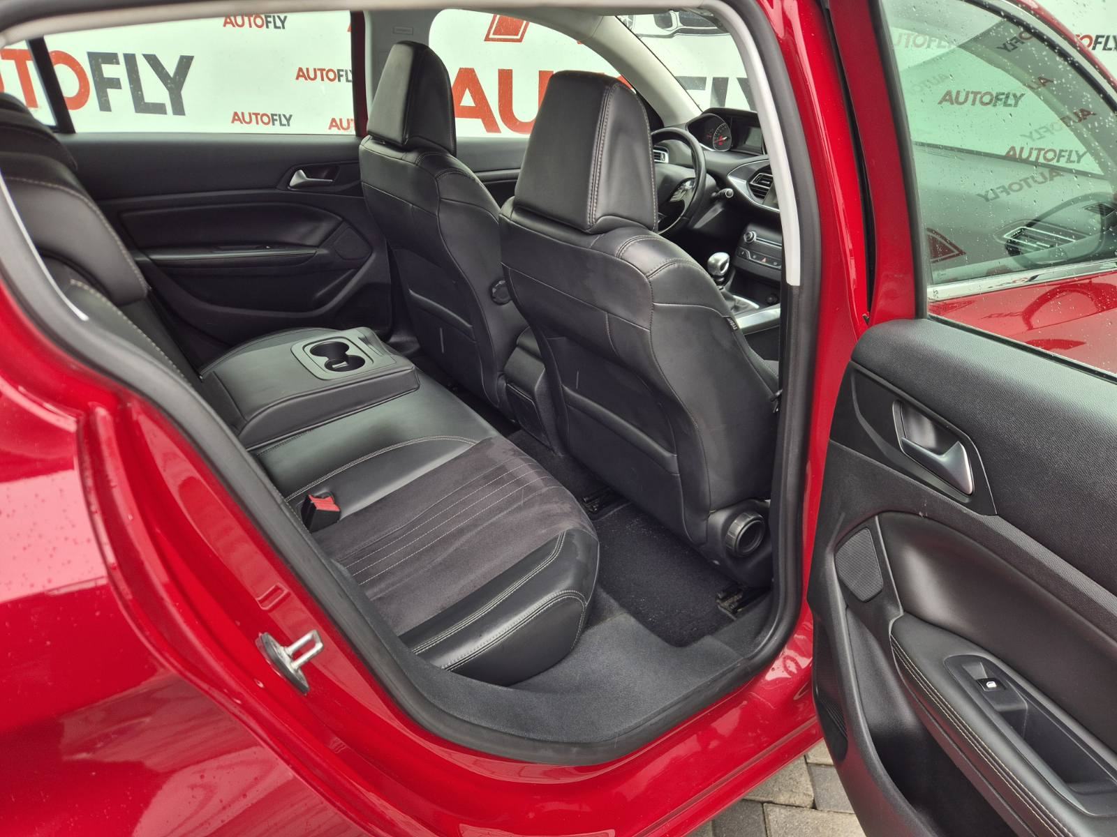 Peugeot 308 2.0 HDI Allure, Kamera, Navigacija, Bixenon, 18"alu, fotografija 15
