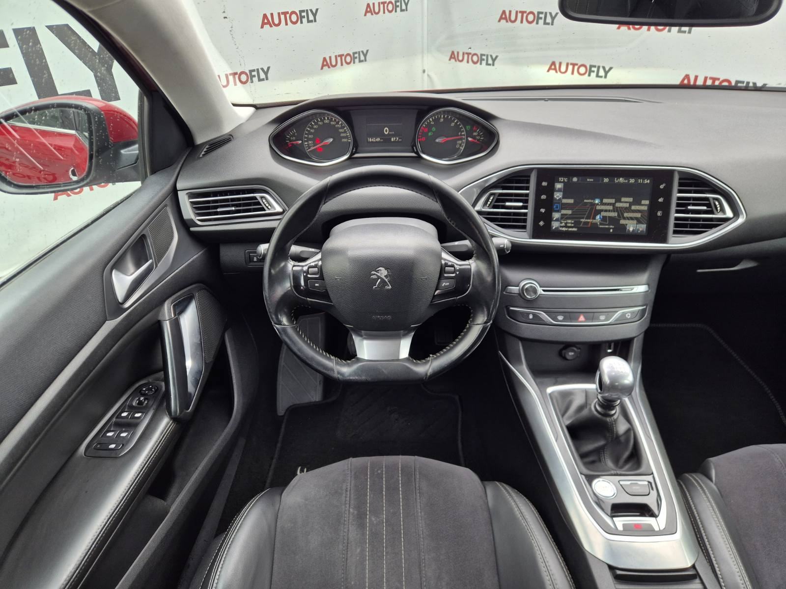 Peugeot 308 2.0 HDI Allure, Kamera, Navigacija, Bixenon, 18"alu, fotografija 17