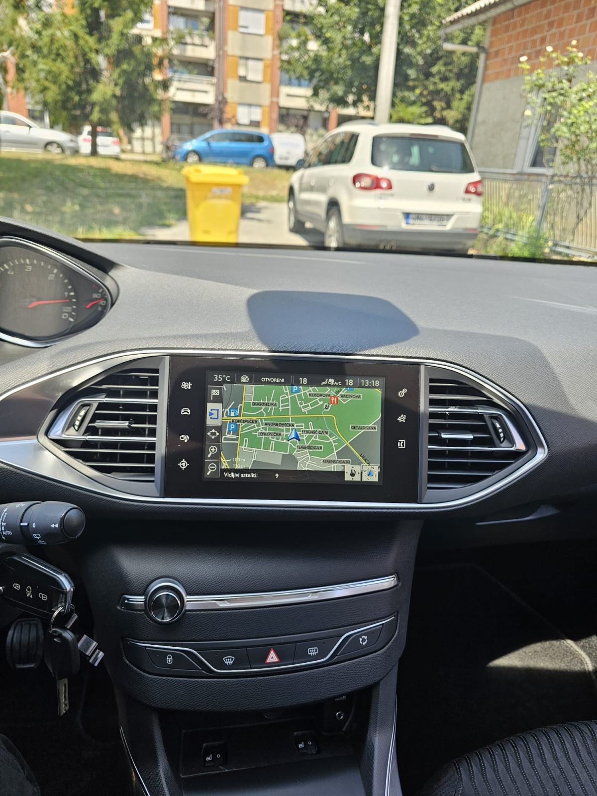 Peugeot 308 2,0 Blue HDi, fotografija 18