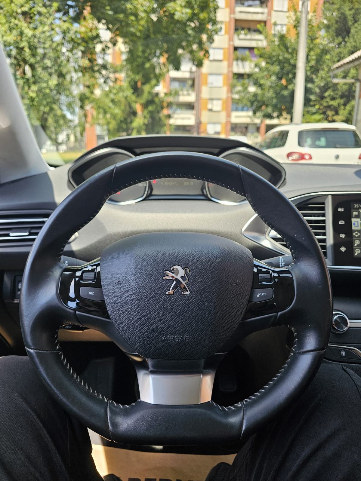 Peugeot 308 2,0 Blue HDi, fotografija 11