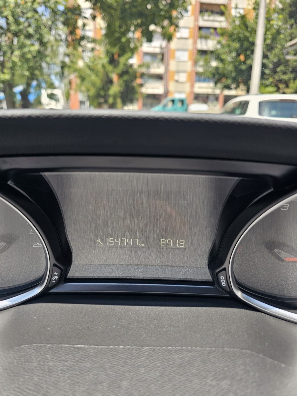 Peugeot 308 2,0 Blue HDi, fotografija 12