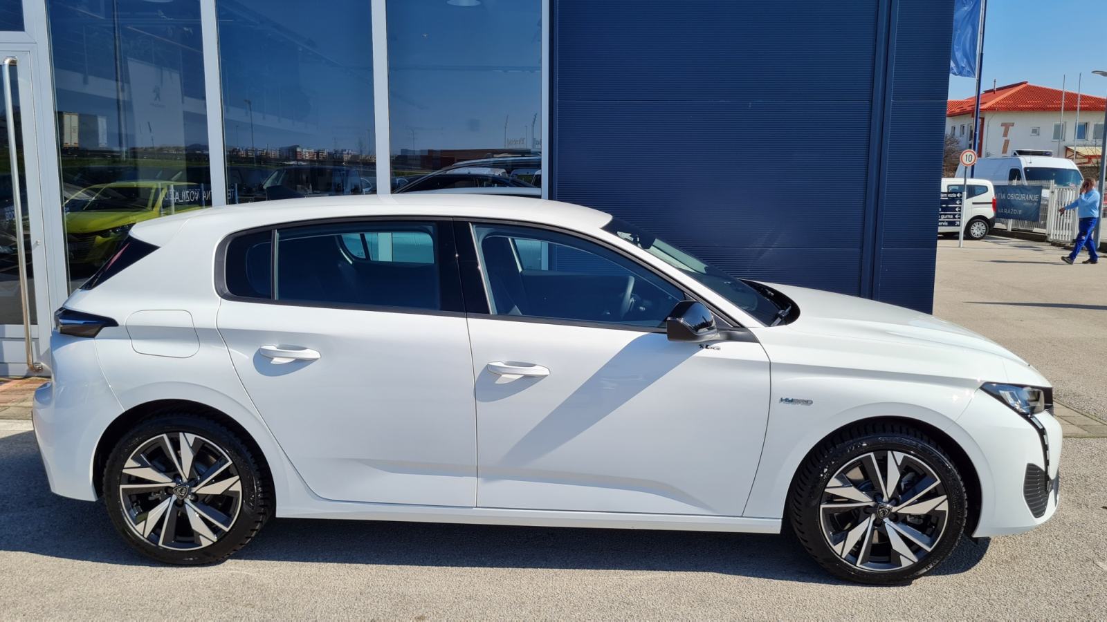 Peugeot 308 PLUG-IN HYBRID ACTIVE BUSINESS 180 KS *AKCIJA*, fotografija 5