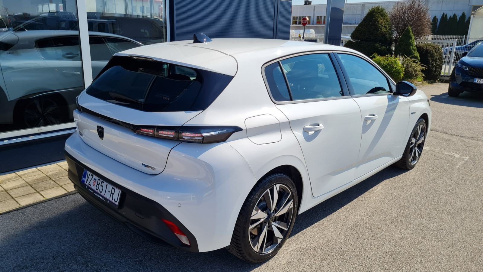 Peugeot 308 PLUG-IN HYBRID ACTIVE BUSINESS 180 KS *AKCIJA*, fotografija 6
