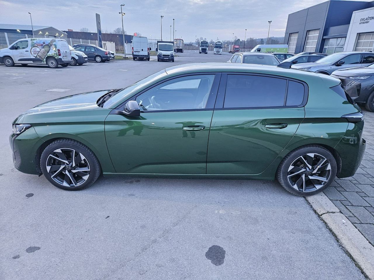 PEUGEOT 308 ALLURE 1,5 BLUEHDI 130 KS,AUTOM, SAMO 62 000 KM,KAO NOV, fotografija 4