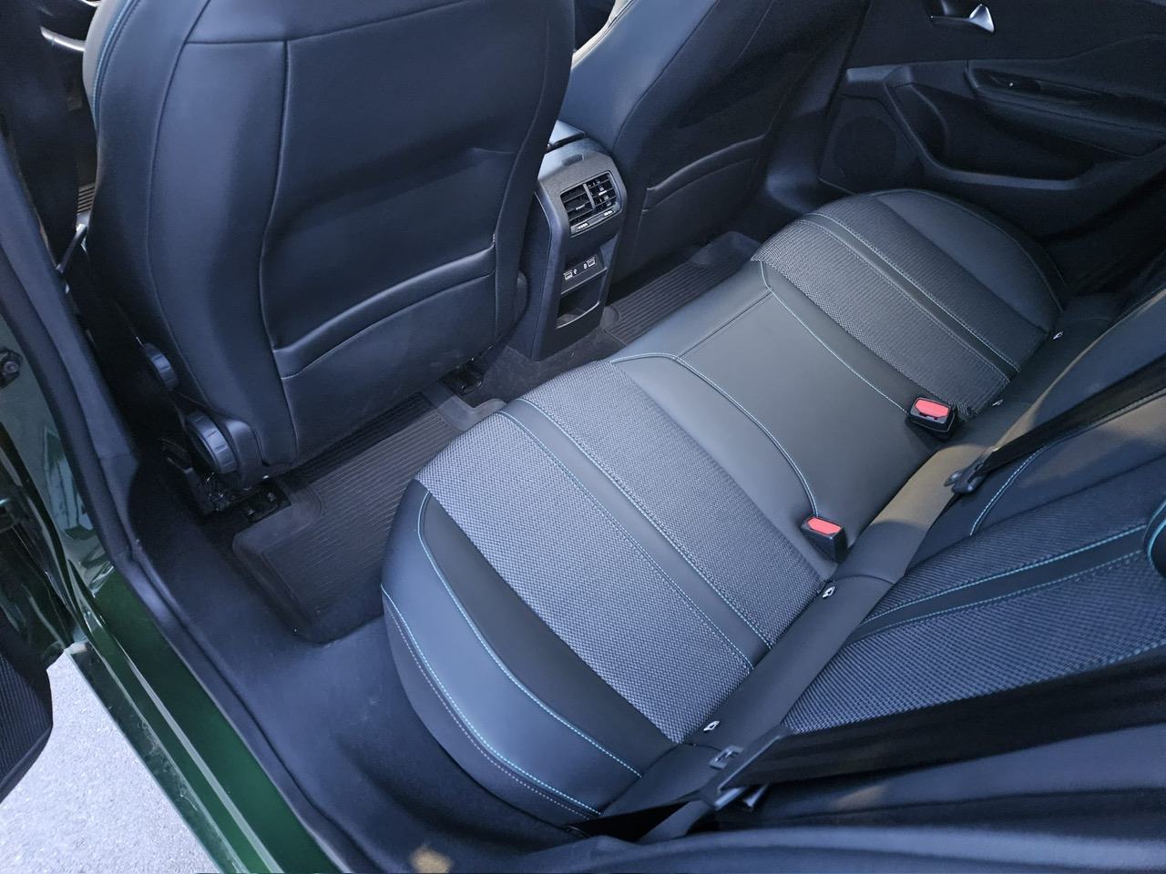 PEUGEOT 308 ALLURE 1,5 BLUEHDI 130 KS,AUTOM, SAMO 62 000 KM,KAO NOV, fotografija 19