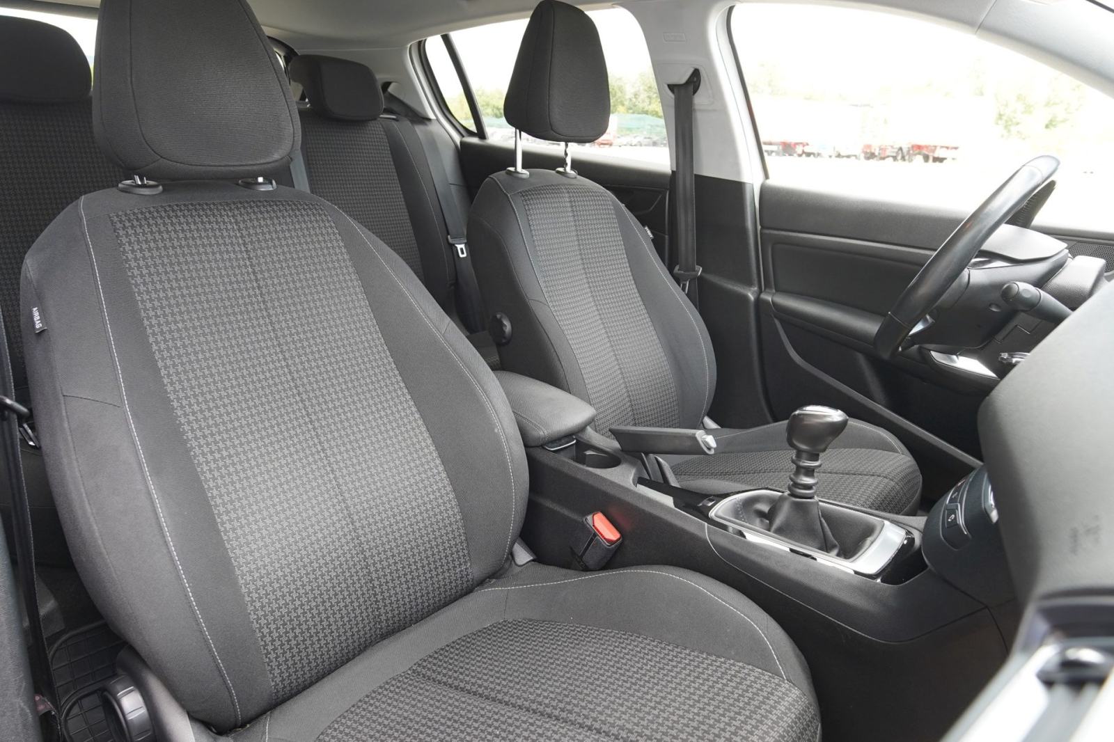 Peugeot 308 BlueHDi #HR AUTO#PDV#SERVISNA#JAMSTVO#LEASING BEZ UČEŠĆA#, fotografija 13