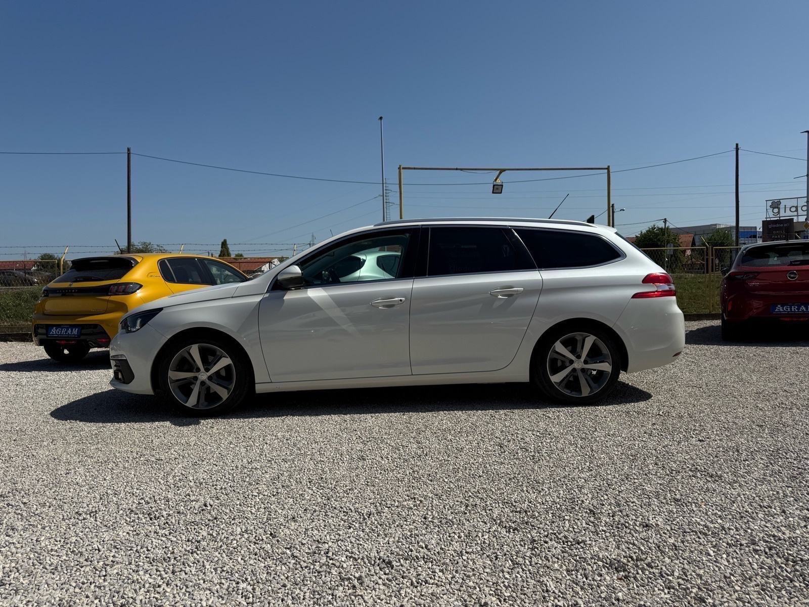 Peugeot 308 SW 1,2*Allure*PANORAMA*NAVIG*R.KAMERA*START STOP*LED*PDC*, fotografija 3