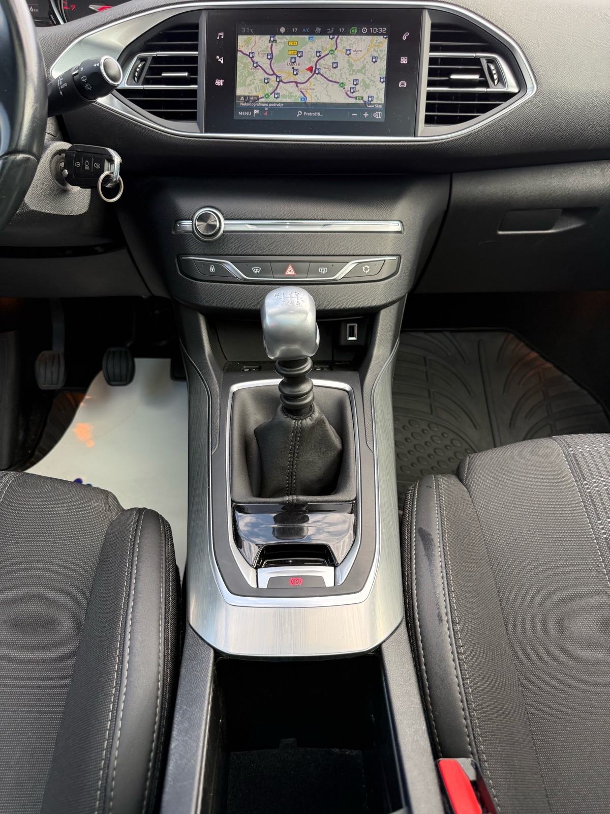 Peugeot 308 SW 1,2*Allure*PANORAMA*NAVIG*R.KAMERA*START STOP*LED*PDC*, fotografija 17