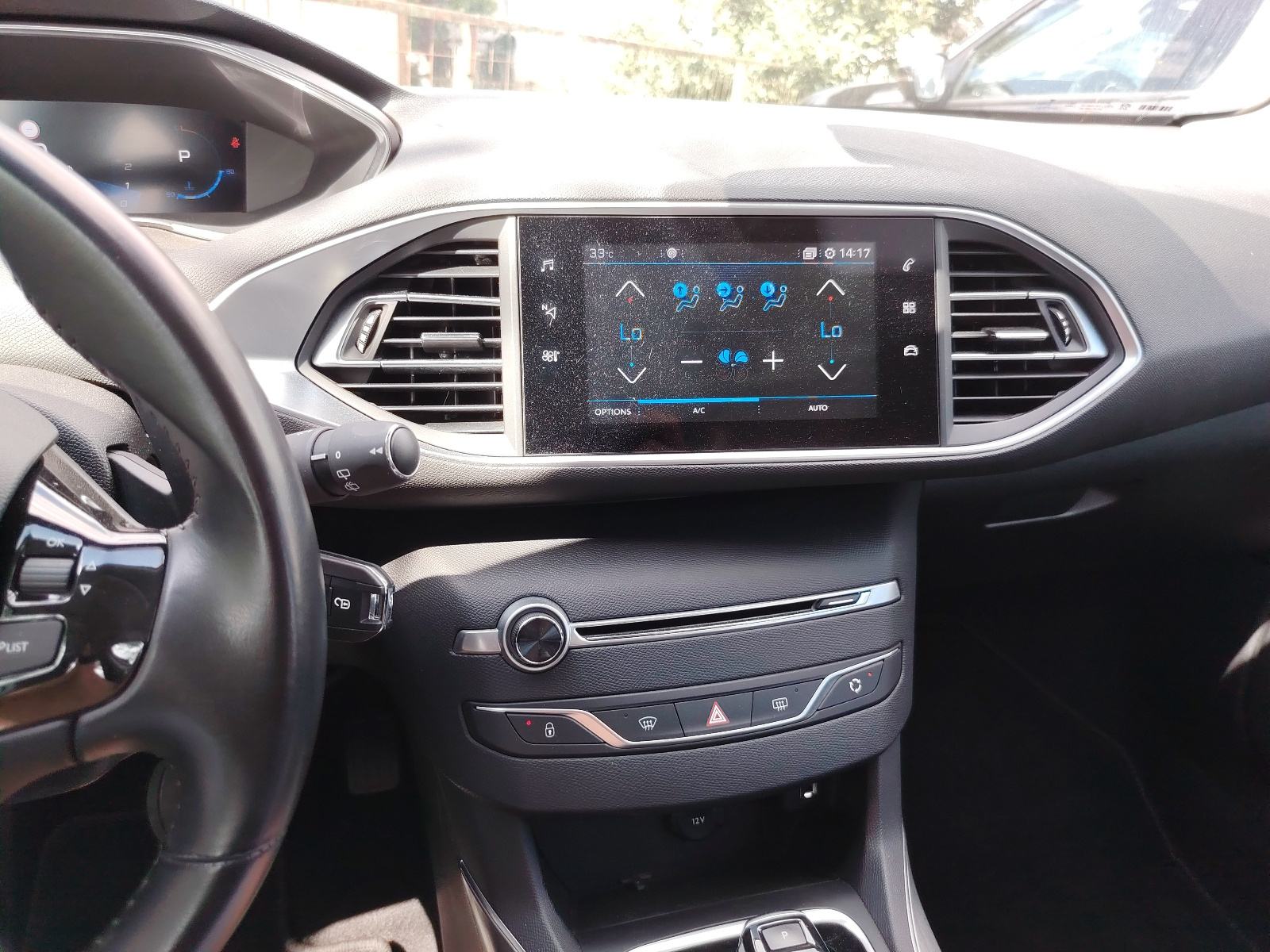 Peugeot 308 SW 1,2 automatik 8 brzina,registriran godinu dana, u pdv-u, fotografija 8