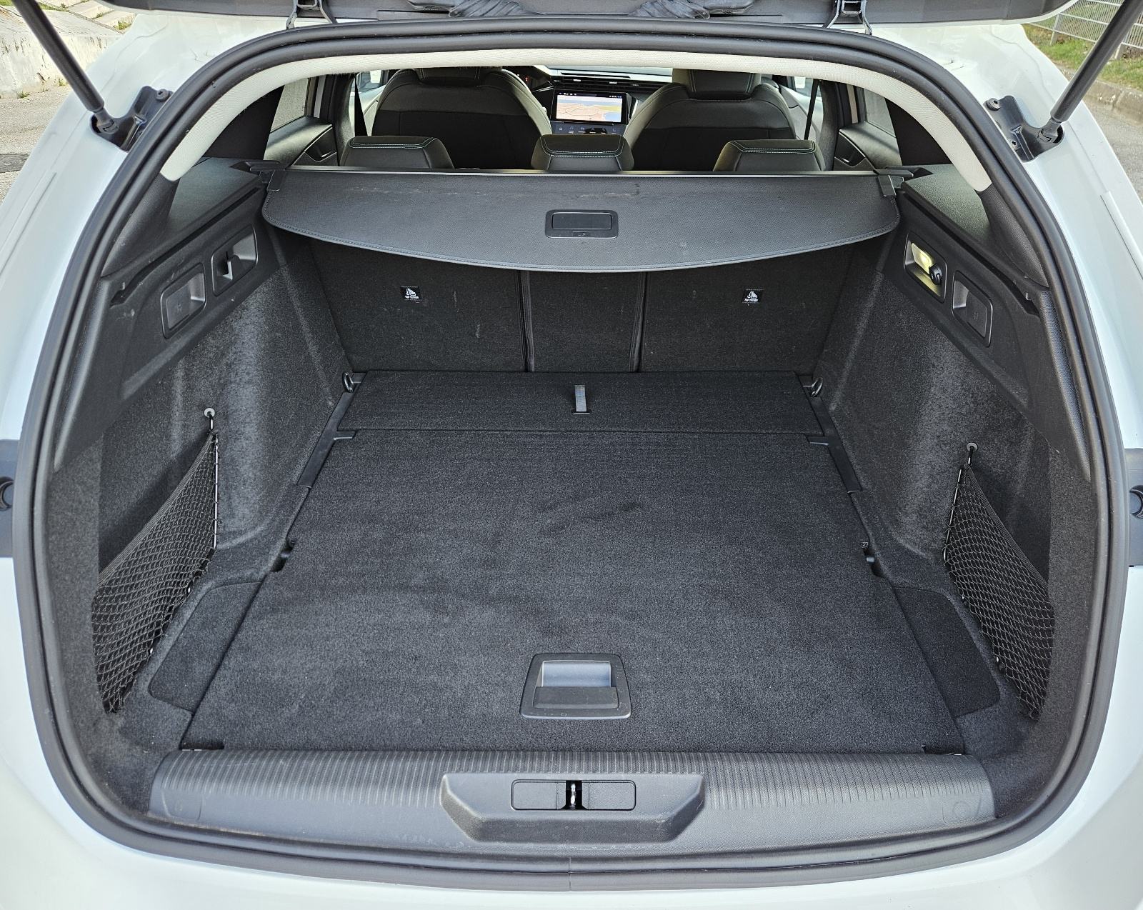 PEUGEOT 308 SW 1,2 TURBO 130KS • FULL ALLURE OPREMA • SAMO 45.000 KM, fotografija 20