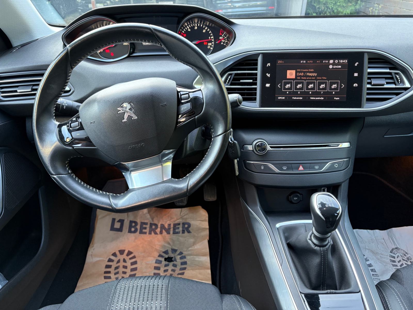 Peugeot 308 SW 1,5 BlueHDi,Allure130ksREG.1 GOD., fotografija 9