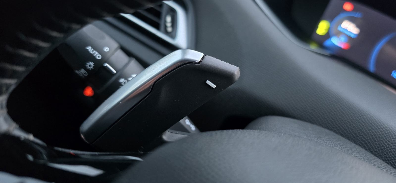 Peugeot 308 SW VIRTUAL 1,5 BlueHDi automatik, fotografija 13