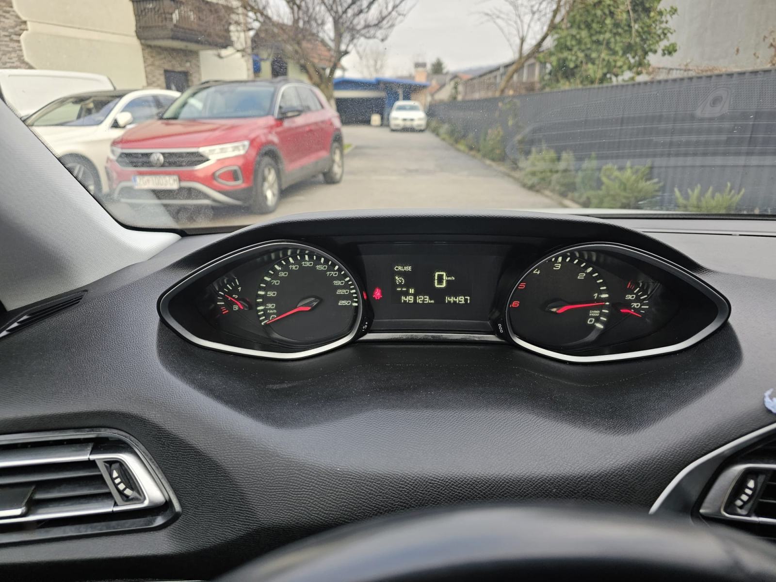 Peugeot 308 SW 1,5 BlueHDi KAMERA ,LED PRVI VLASNIK AKCIJA 7999, fotografija 14