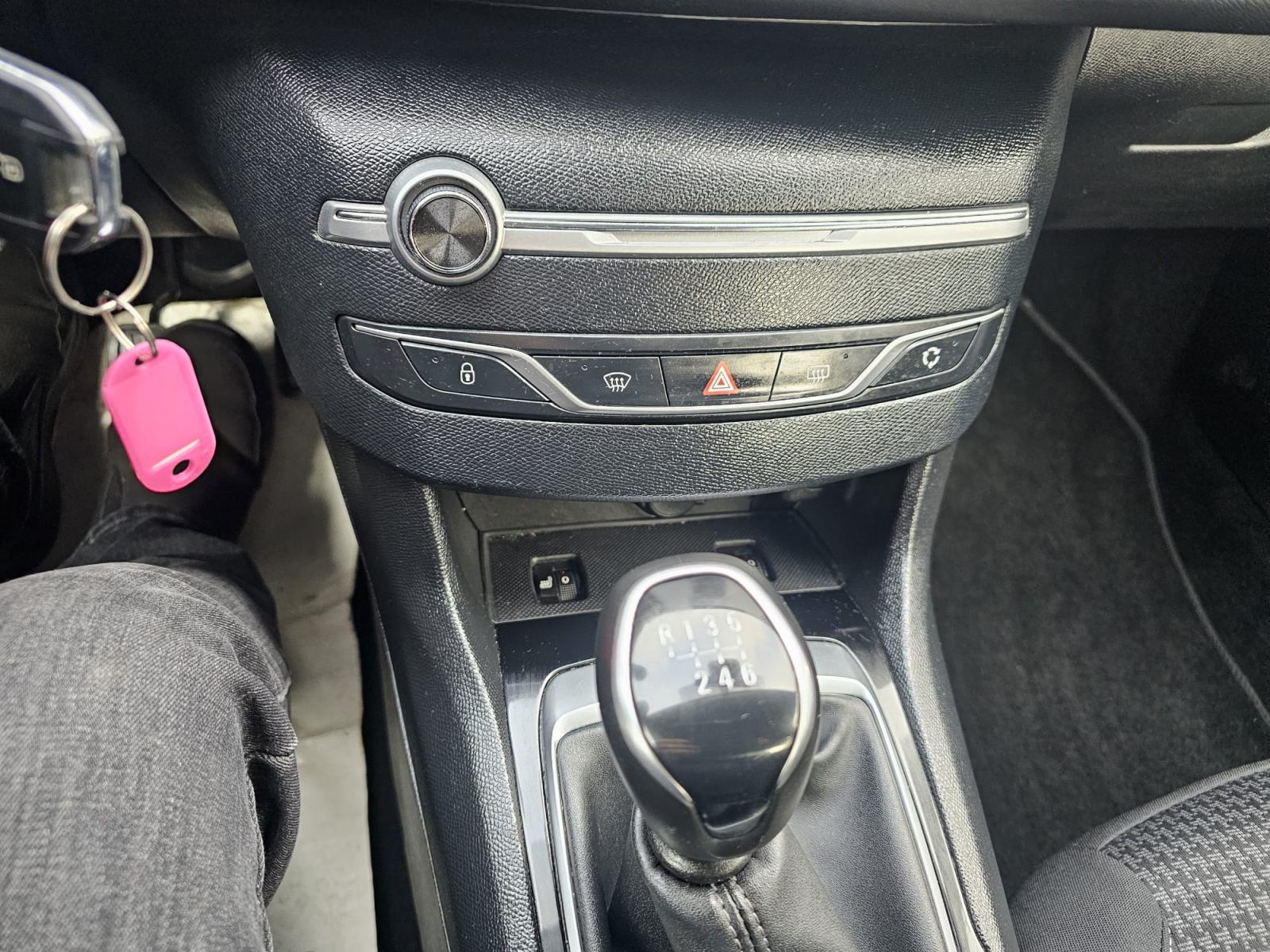 Peugeot 308 SW 1,5 BlueHDi KAMERA ,LED PRVI VLASNIK AKCIJA 7999, fotografija 19