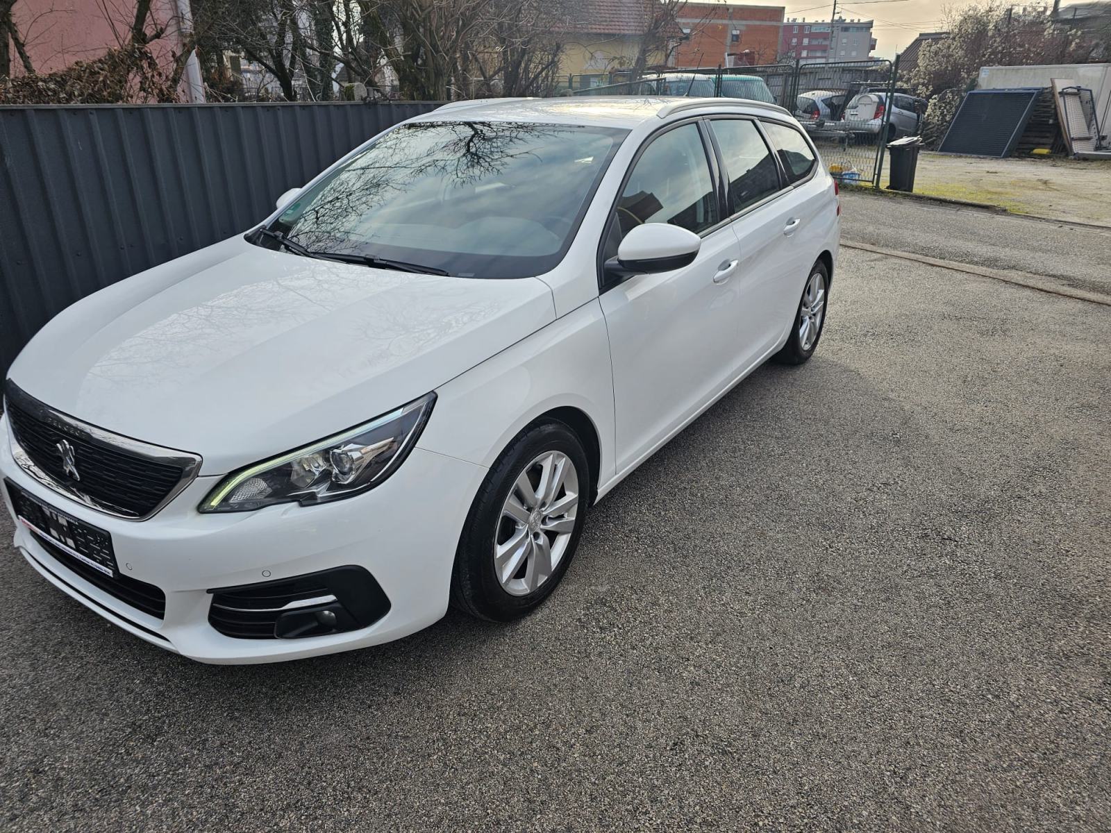 Peugeot 308 SW 1,5 BlueHDi KAMERA ,LED PRVI VLASNIK AKCIJA 7999, fotografija 20